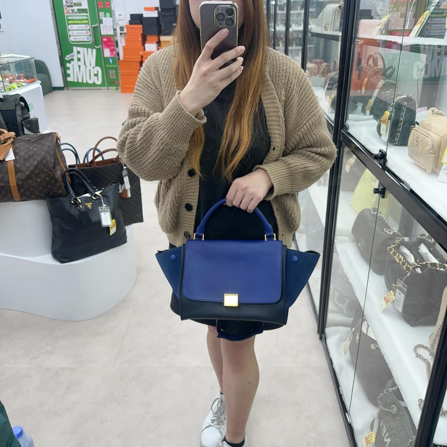 🤍PRE OWNED Trapeze 海軍藍色真皮鞦韆包 Small Size💙