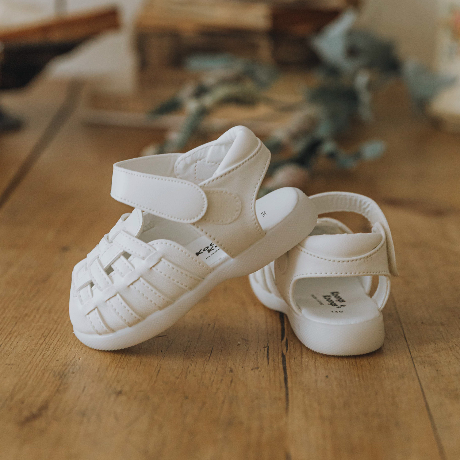 Koongs Koongs Lyon LED Sandals（White）