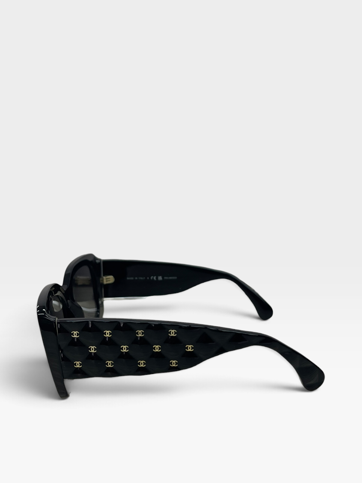 Pre-Owned CHANEL Sunglasses / Product Code: 090901