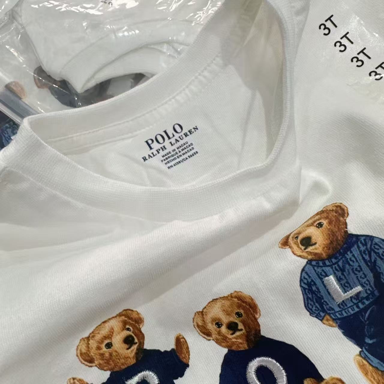 0685 PL 四隻小熊字母刺繡 Tee