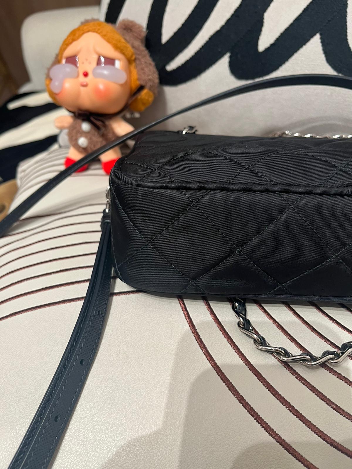 Prada re-nylon crossbody bag  100%Authentic ,90%new  ✅ booklet ✅dust bag 