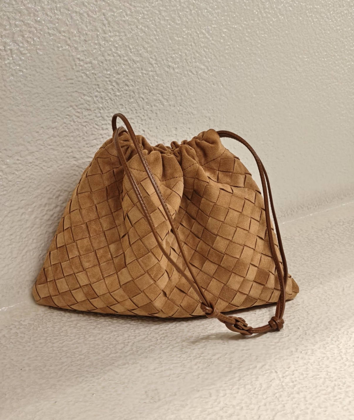 指定款式限時優惠❣️訂貨🍒BV suede Medium Dustbag  Size 32x23cm