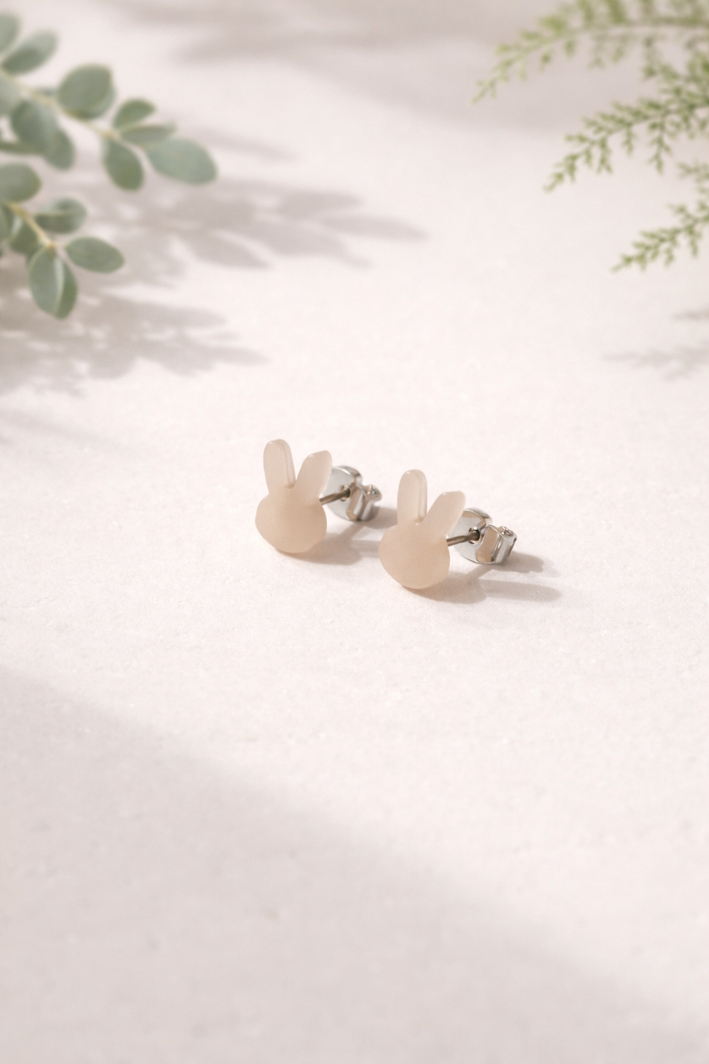 Nnu Bunny Hop Stud Earrings