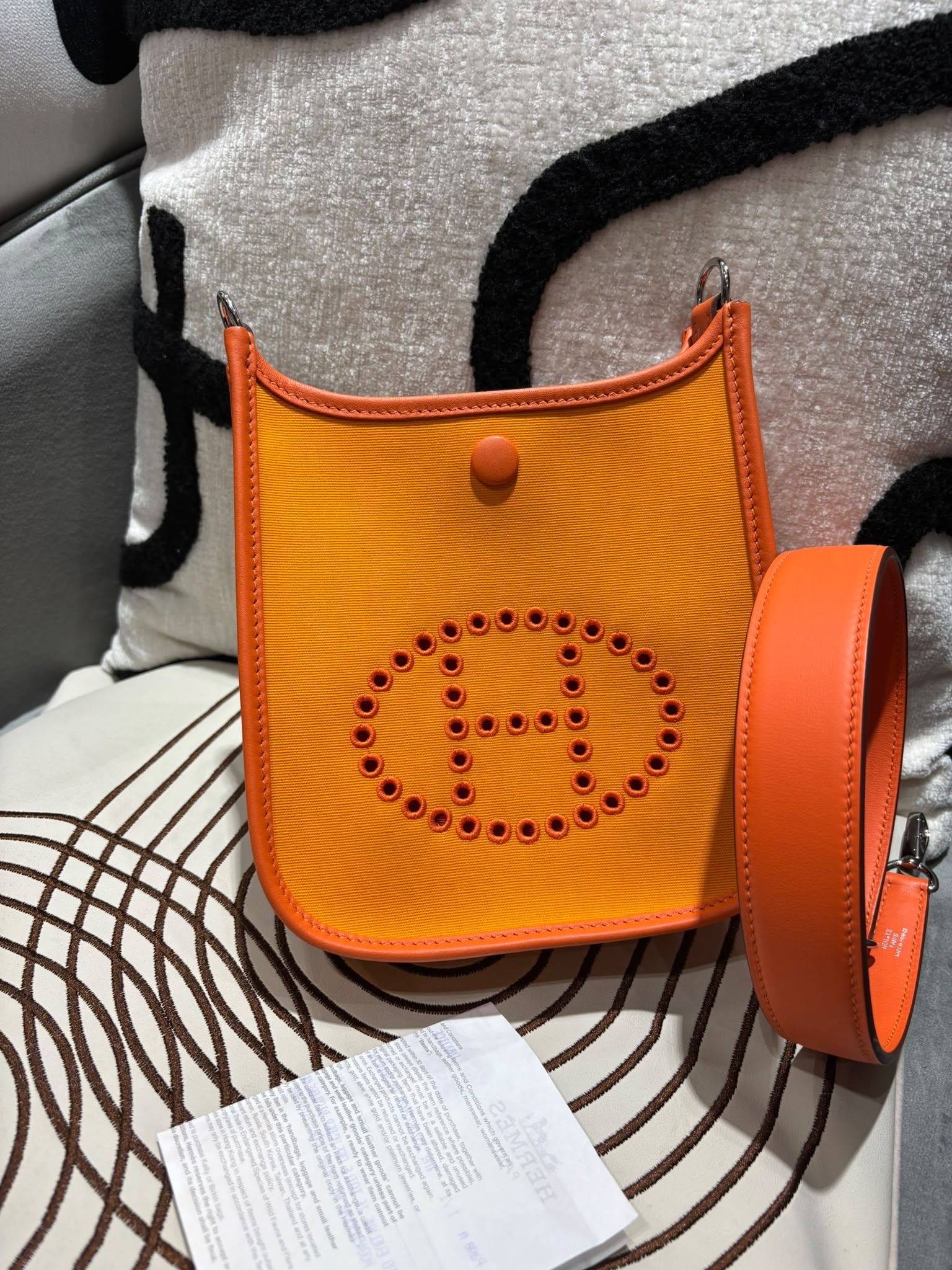 全新Hermes Mini Evelyne Limited Edition 限量版100%Authentic, 全新未使用品✅ 專門店收據✅Dust bag✅盒