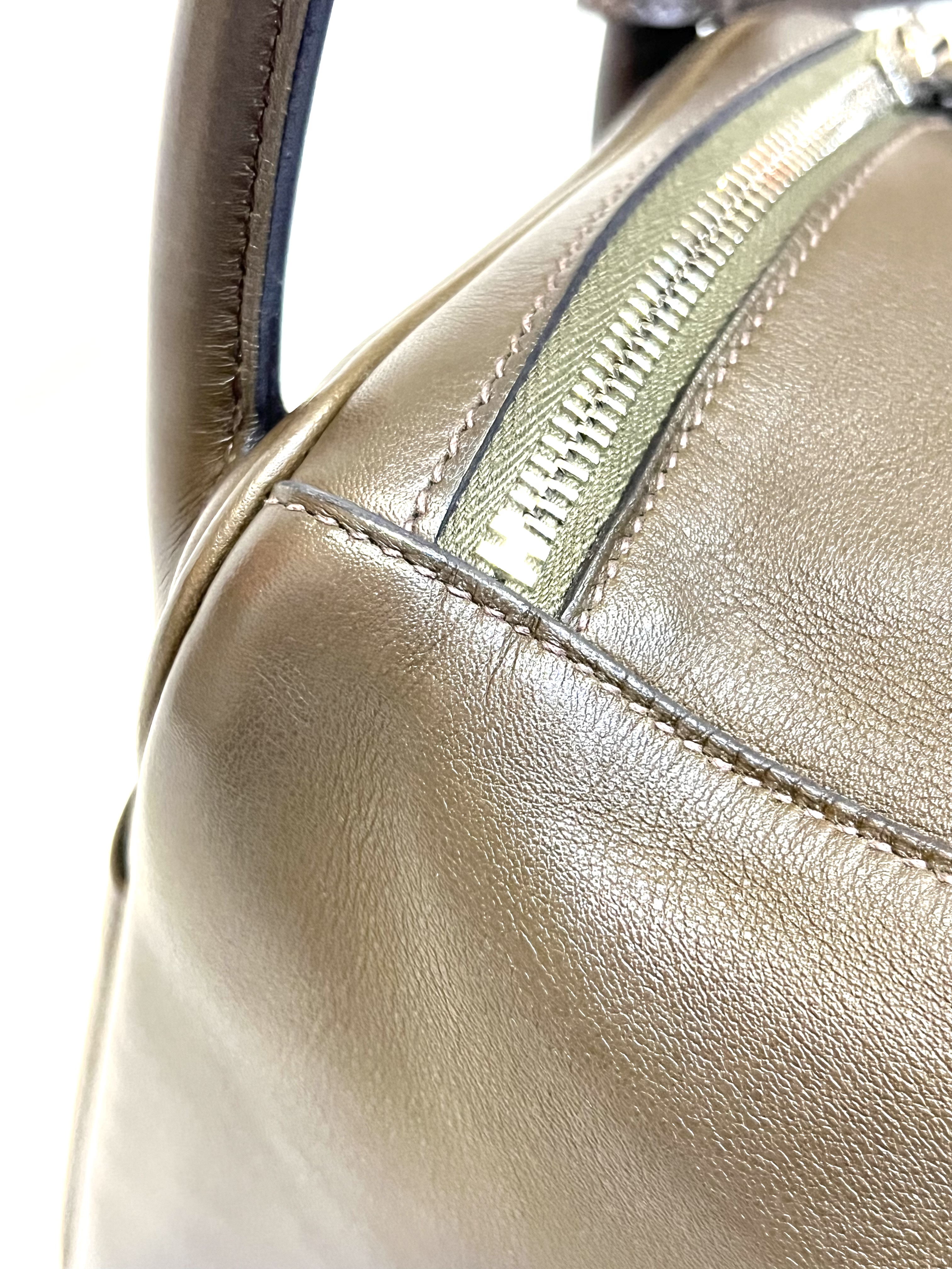 Pre-Owned Hermès Lindy 30 Stamp 框R / Product Code: 26041121