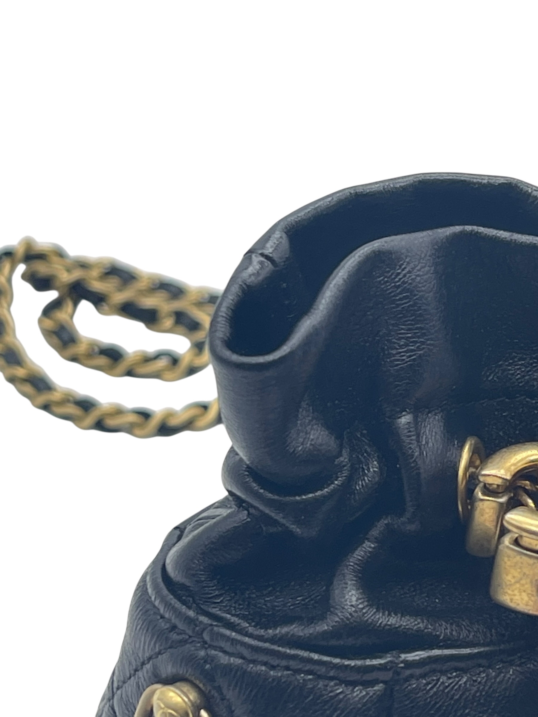 Pre-Owned CHANEL Drawstring CC Round Bucket Clutch with Chain Quilted Mini / Product Code: 26061101