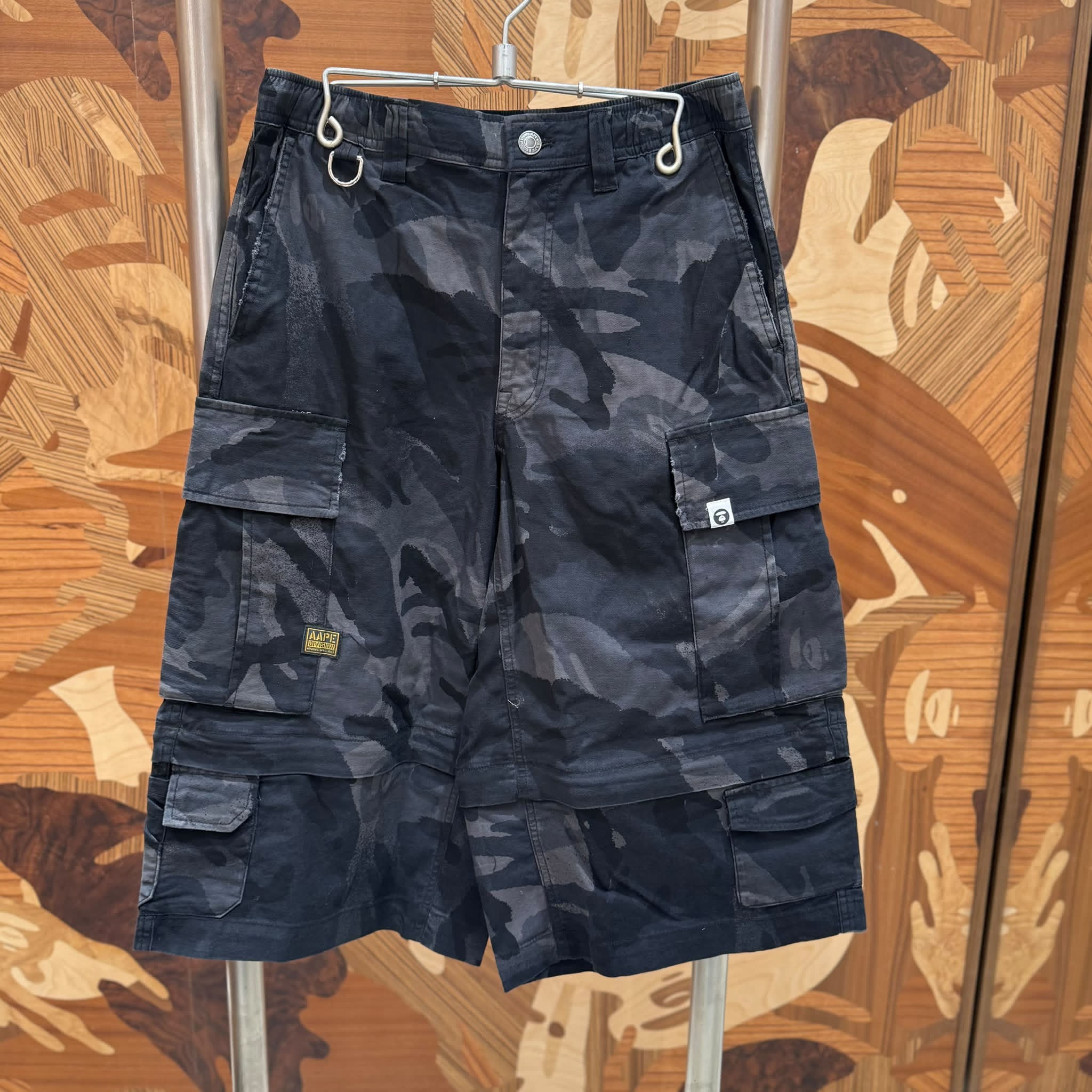 AAPE Camo cargo shorts (D607)