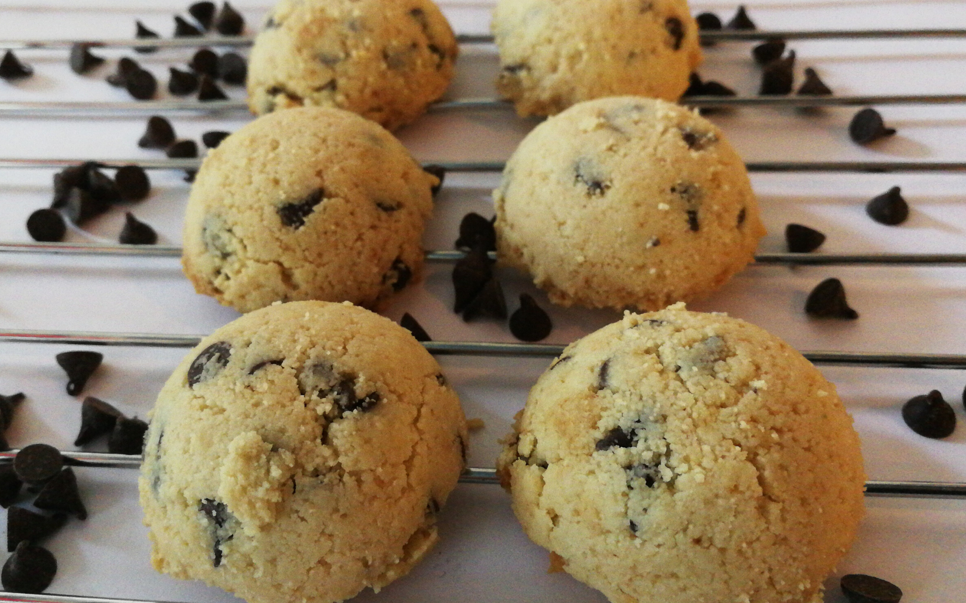 Keto 72% Dark Chocolate Chips Almond Cookies