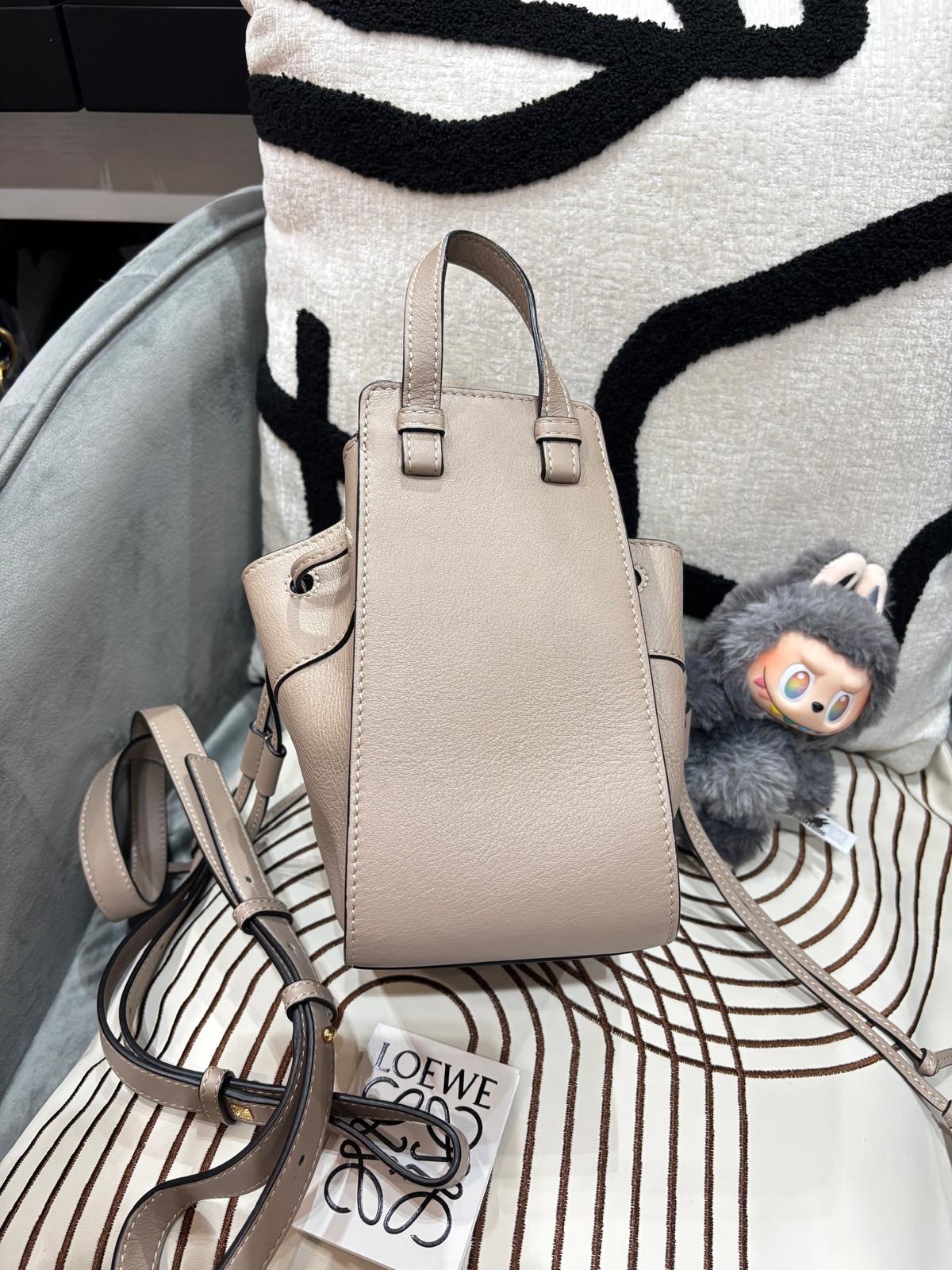 Loewe Mini Hammock Sand Crossbody Bag 100%Authentic, 98%New ✅Dust bag