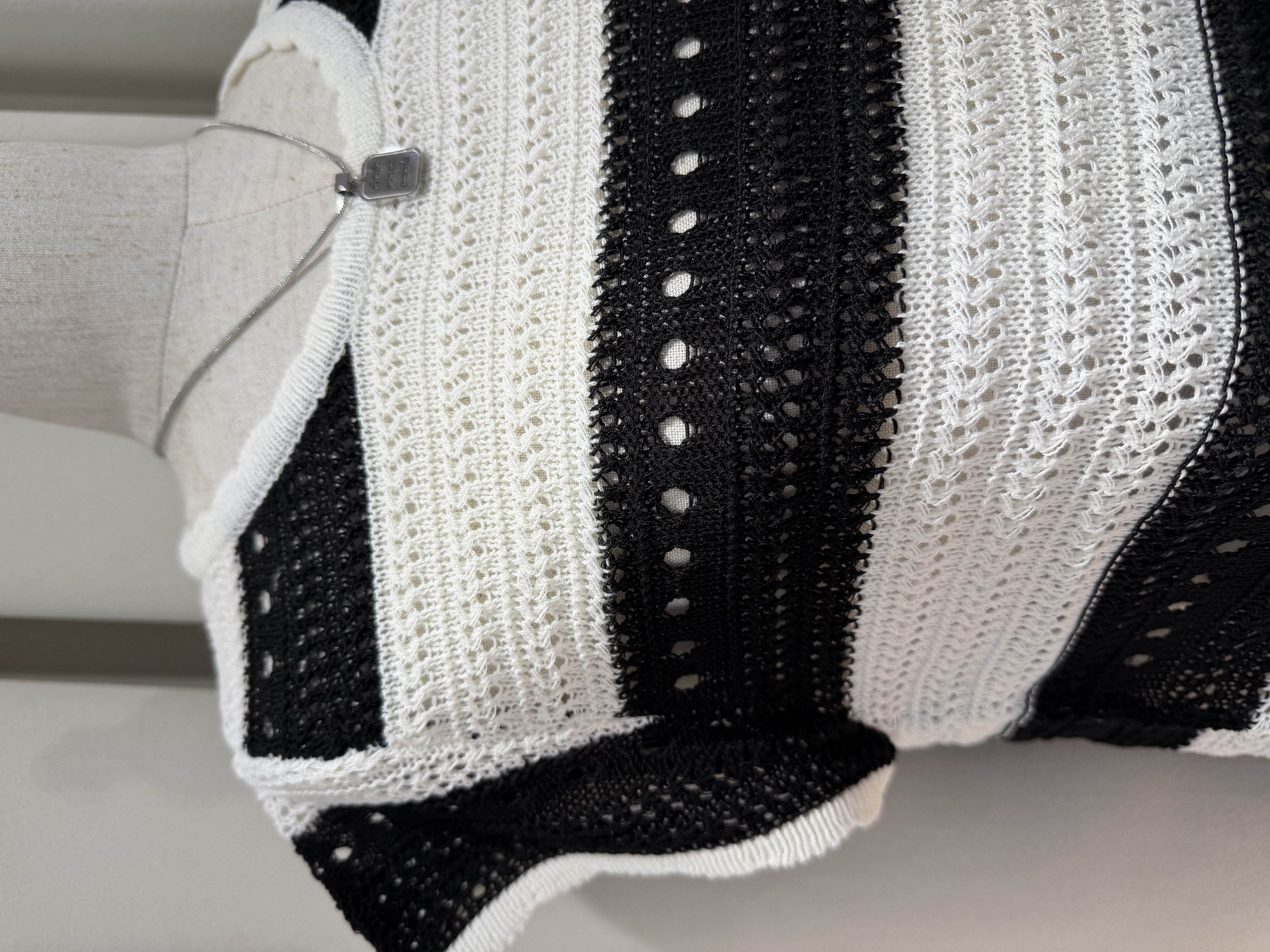 黑白條紋針織上衣