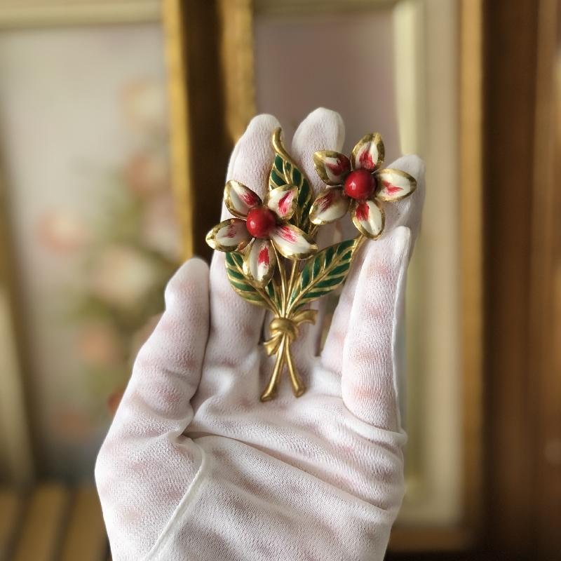 C.a. 1950s Austrian Style Handpainted Rose Mallow Flower Brooch from Canada(MT885)