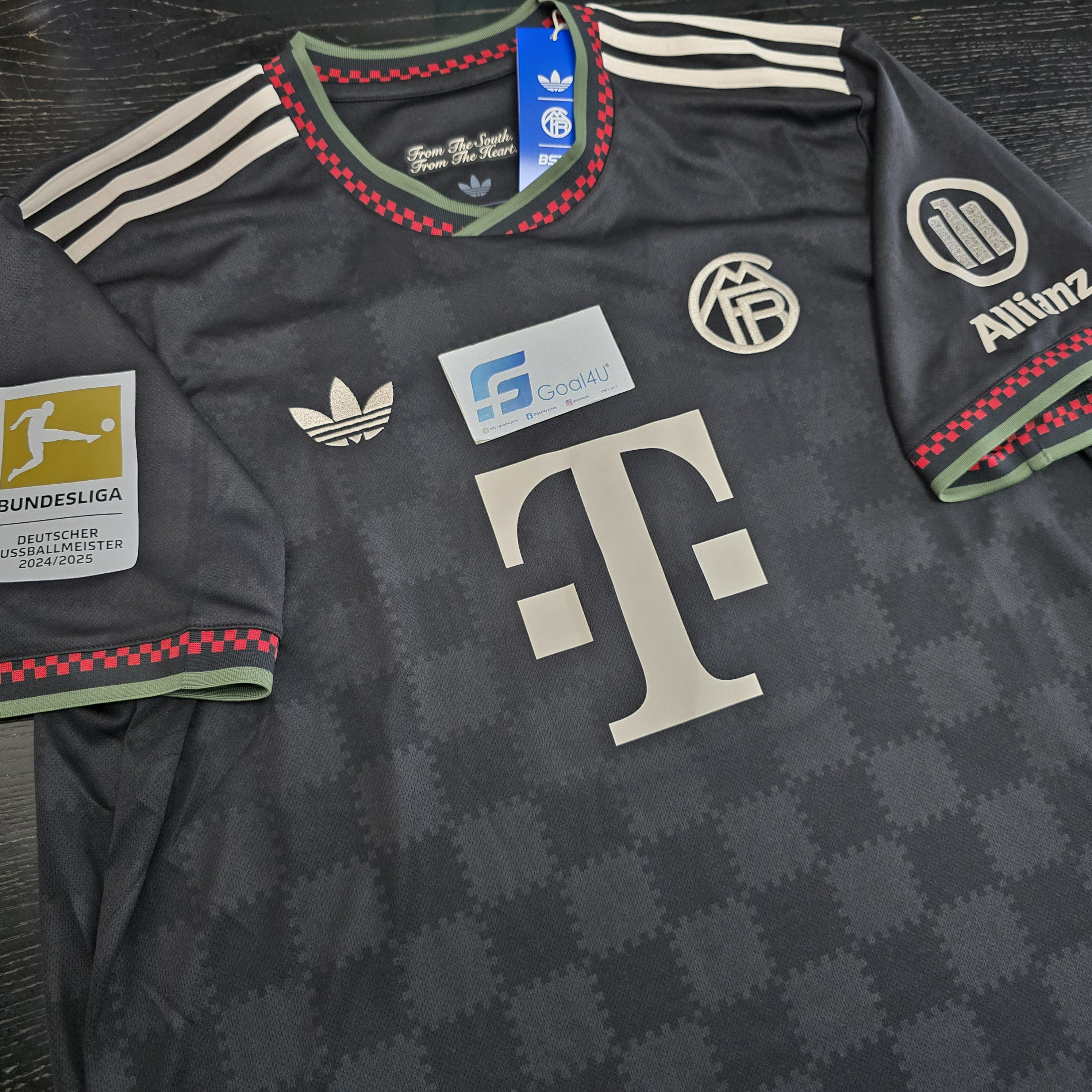 Adidas Bayern Munich 拜仁慕尼黑 2025-26 三客球迷版球衣 (可加印字) KE6801