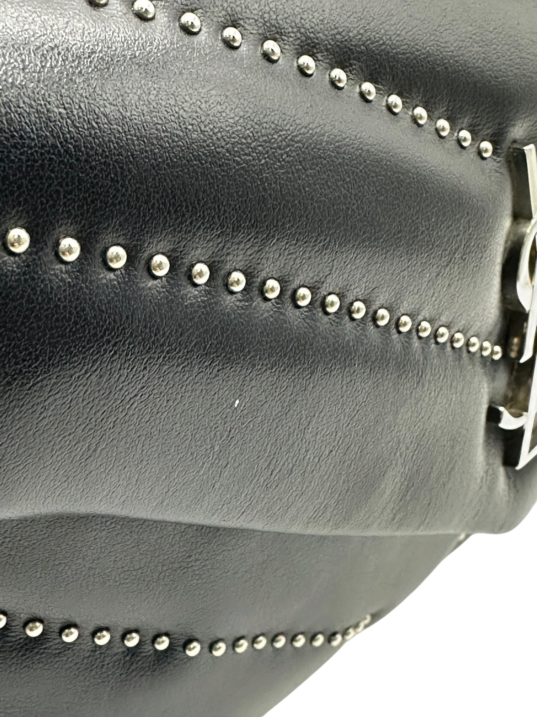 Pre-owned YSL Toy Loulou Studded bag / Product Code: 061906