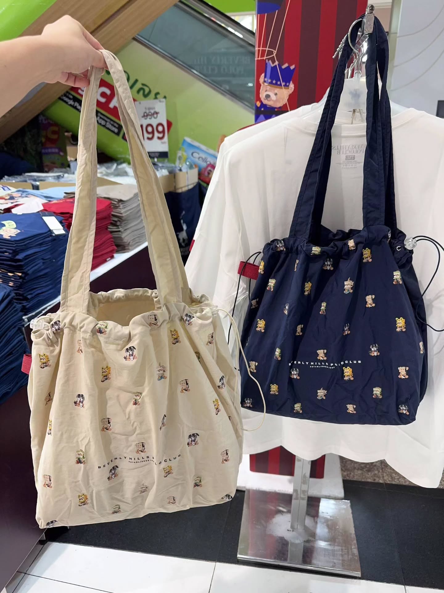 『Beverly Hilis Polo Club 』小熊满标尼龙束口单肩包