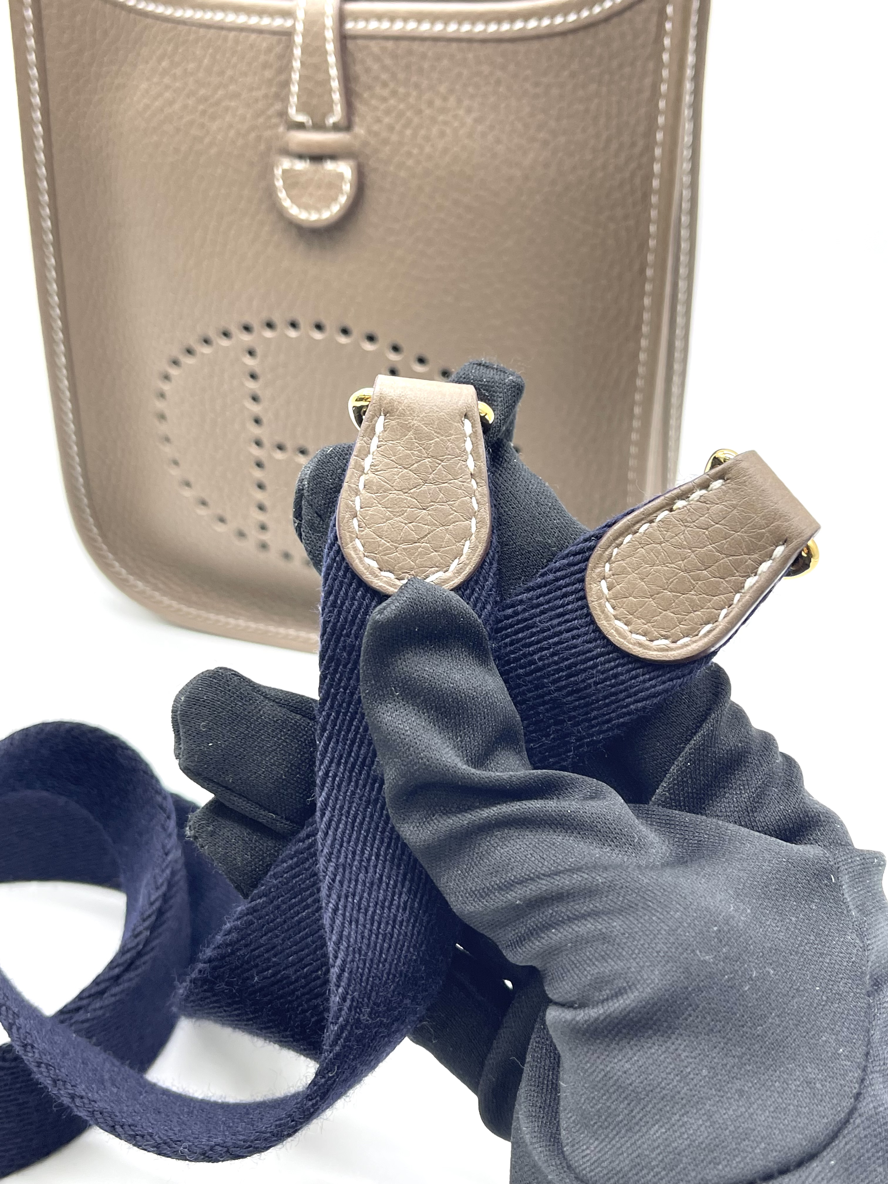 Pre-owned Hermès Evelyne TPM Etoupe Clemence Stamp Y / Product Code: 26031905