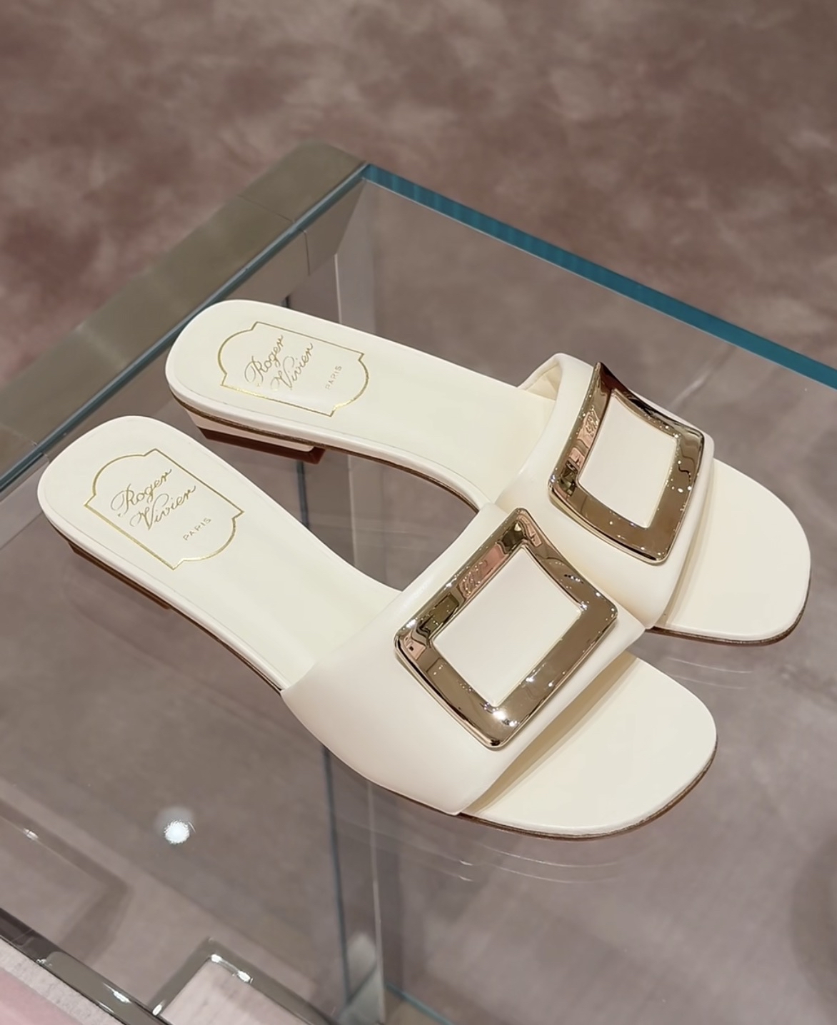 訂貨📮 RV 新款 白色方扣圓頭皮款拖鞋  Size 36/37/37.5/38/38.5/39/40