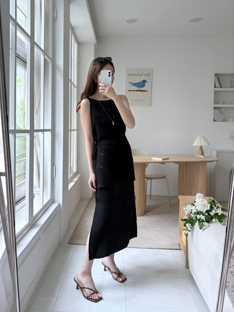 Boat Neck Layered Dress (Black)