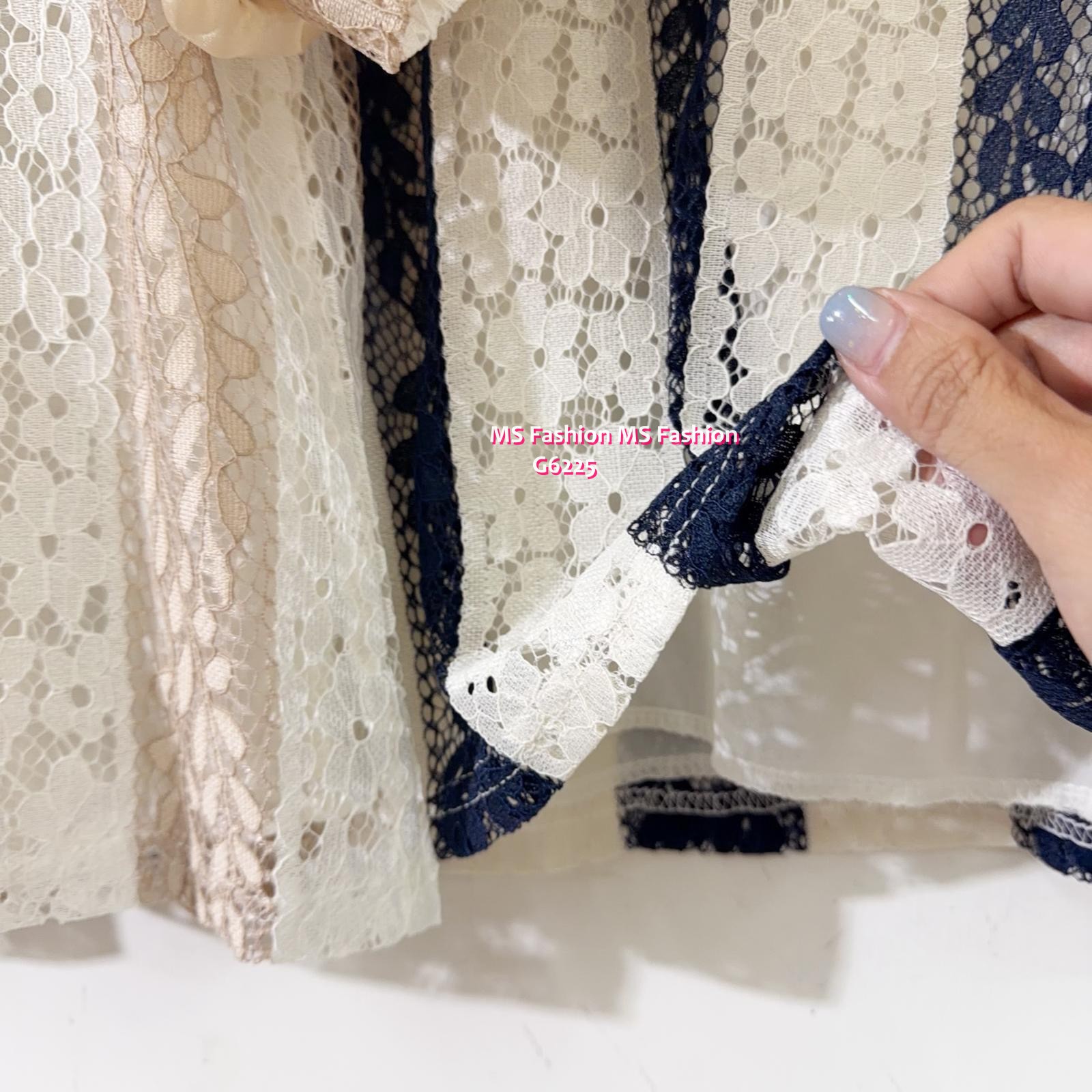 G6225 韓國🇰🇷拼色直間lace top