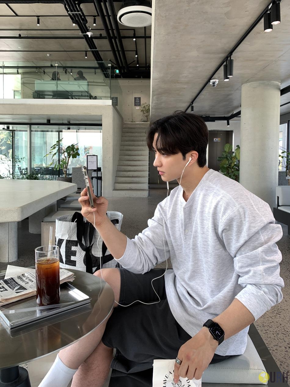 【100%保證韓國直送】高品質精梳棉立體坑紋挺闊寬鬆亨利領長袖 Tee 👕 [5 color] RL114866