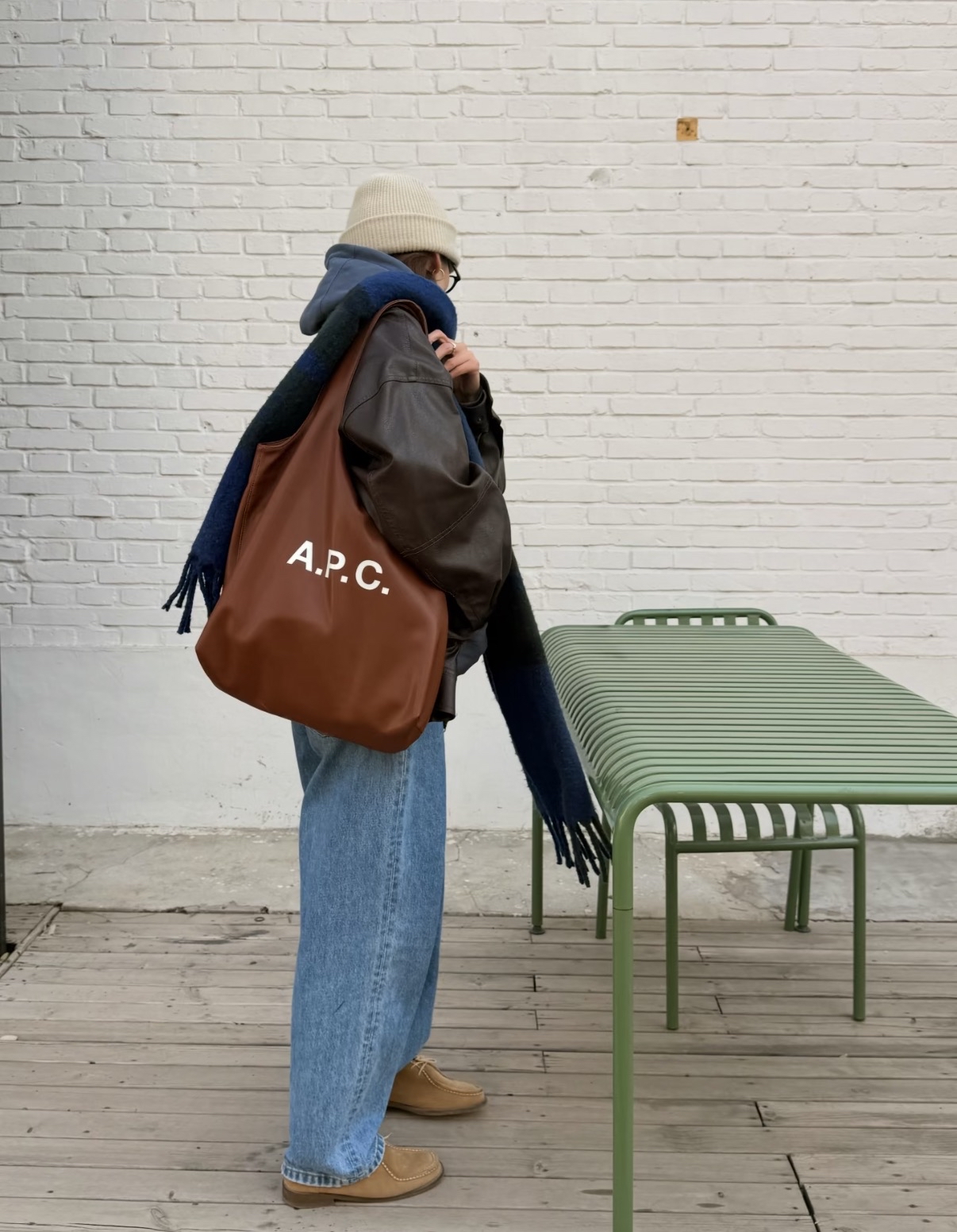 現貨 ❤️超實用APC TOTE (large size ) Size 45 x 35.5 x 14 CM 上身超級有鬆弛感😍  