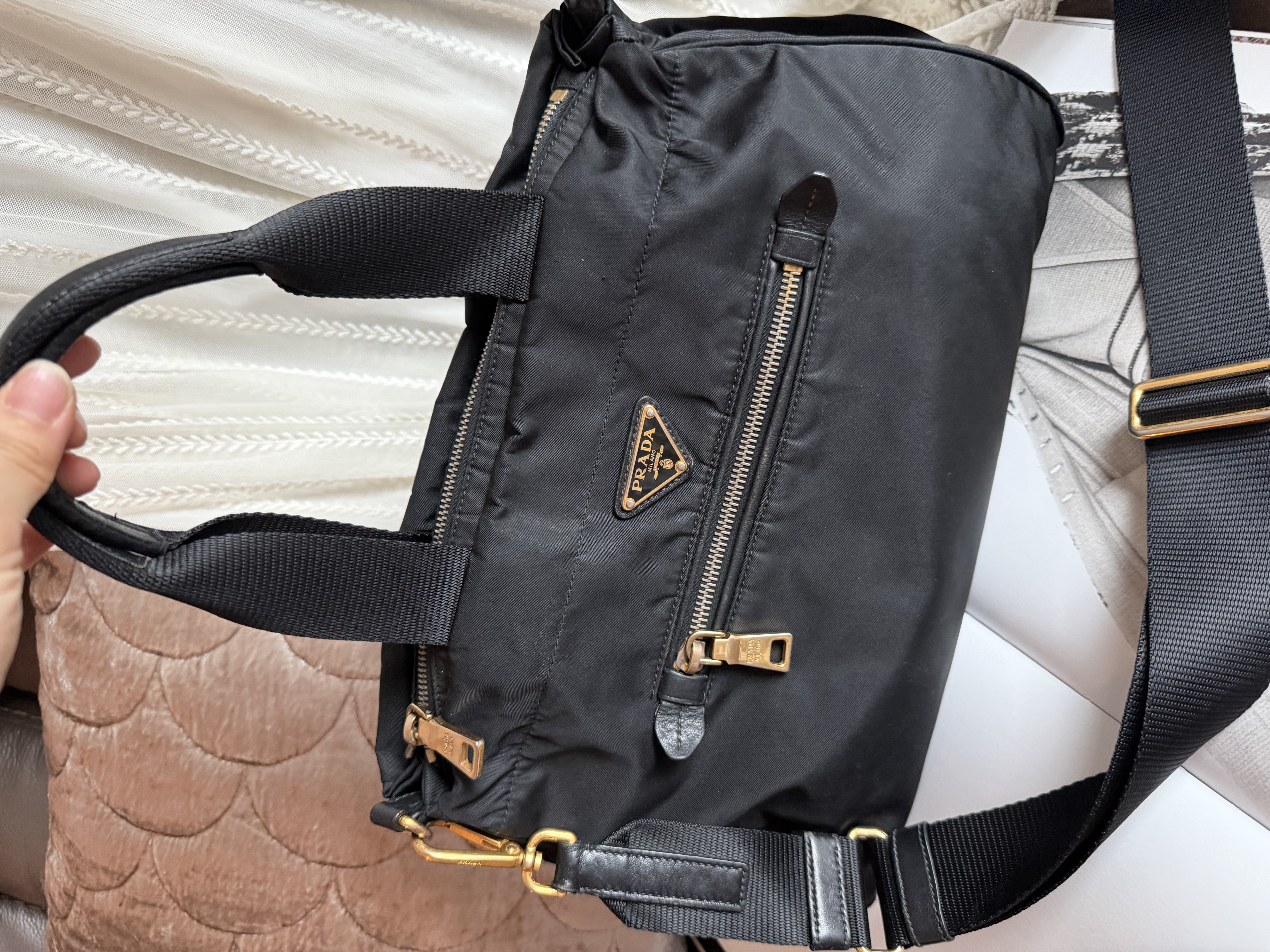 prada黑色 black re nylon bag with original strap