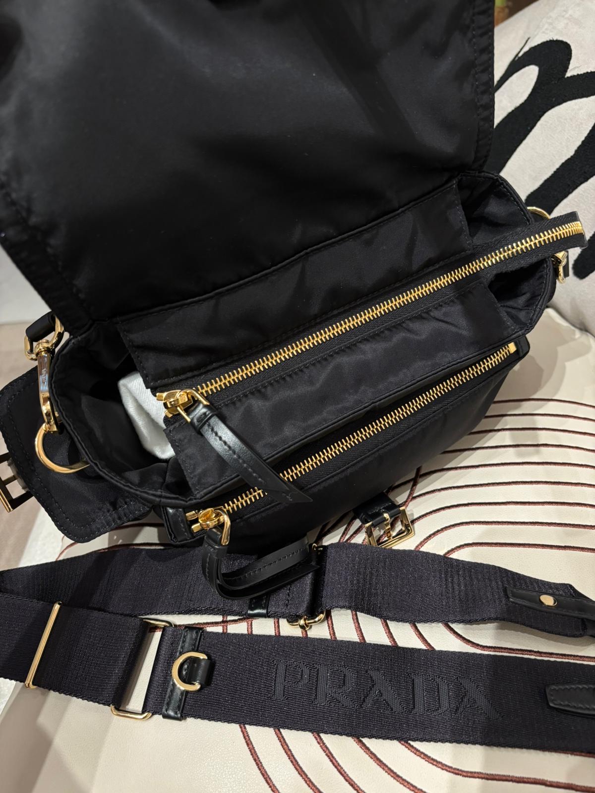 PRADA Re-Nylon Explore pm Shoulder Bag  100%Authentic, 98%new ✅dust bag 