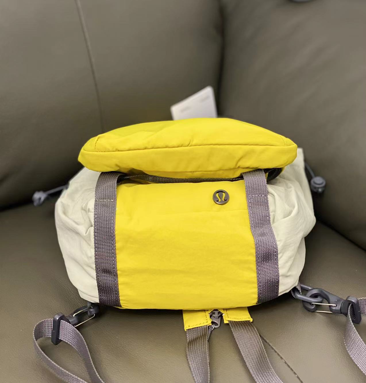 $188一套2用。Lululemon 這款多功能包真的火得有道理 ✨