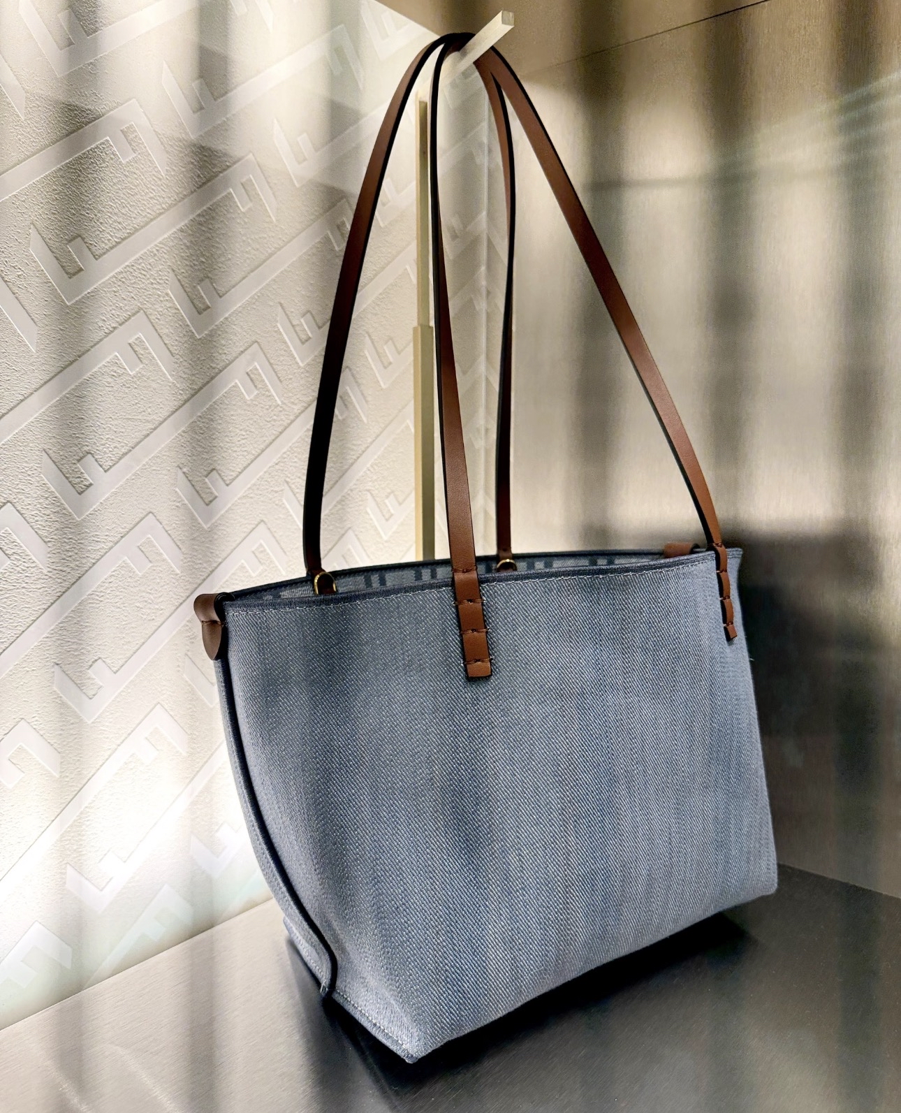 訂貨📮 Fendi Small Roll Tote Bag Size 23x15x19.5cm