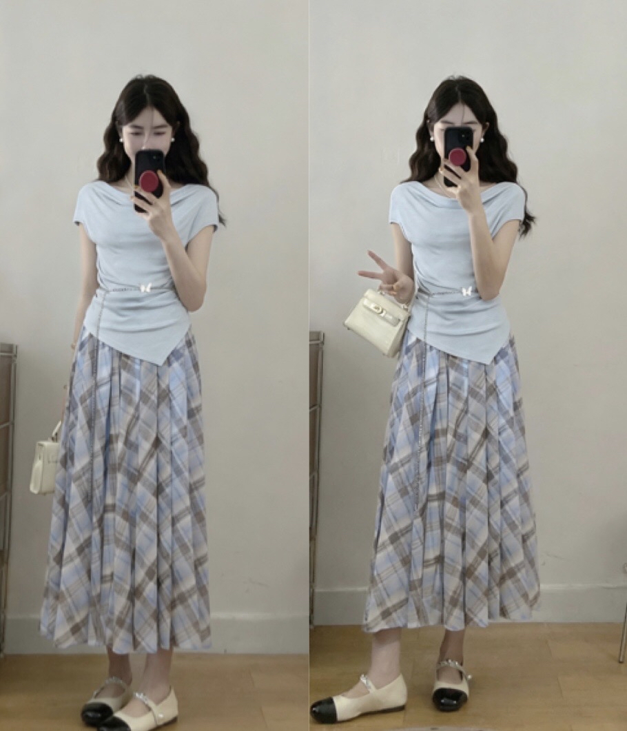 B296(7201) 法式温柔风荡领下摆尖角上衣与格纹长裙蓝套装