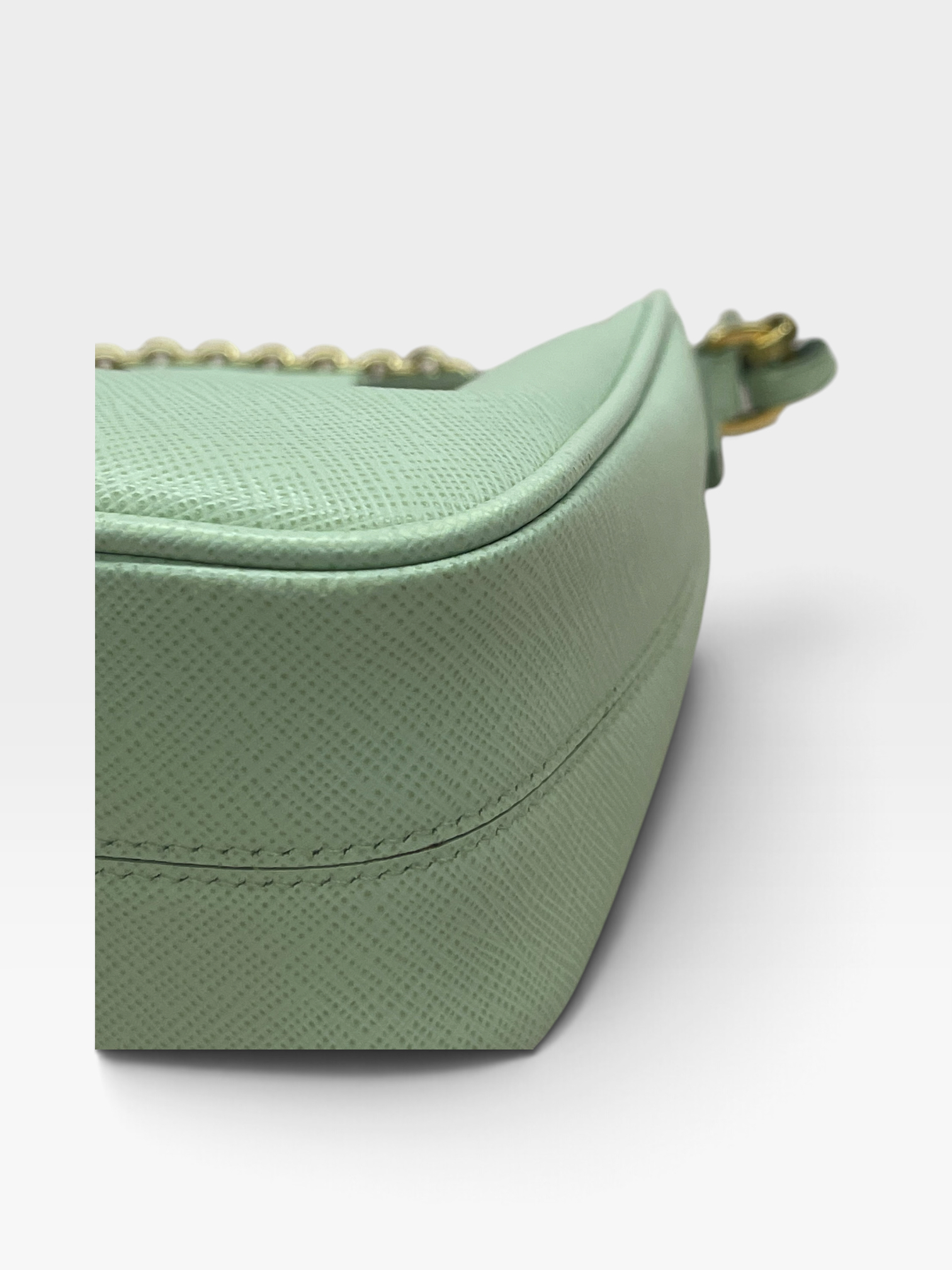 Pre-Owned Prada Saffiano Leather Re-Edition Bag / Product Code: 100105