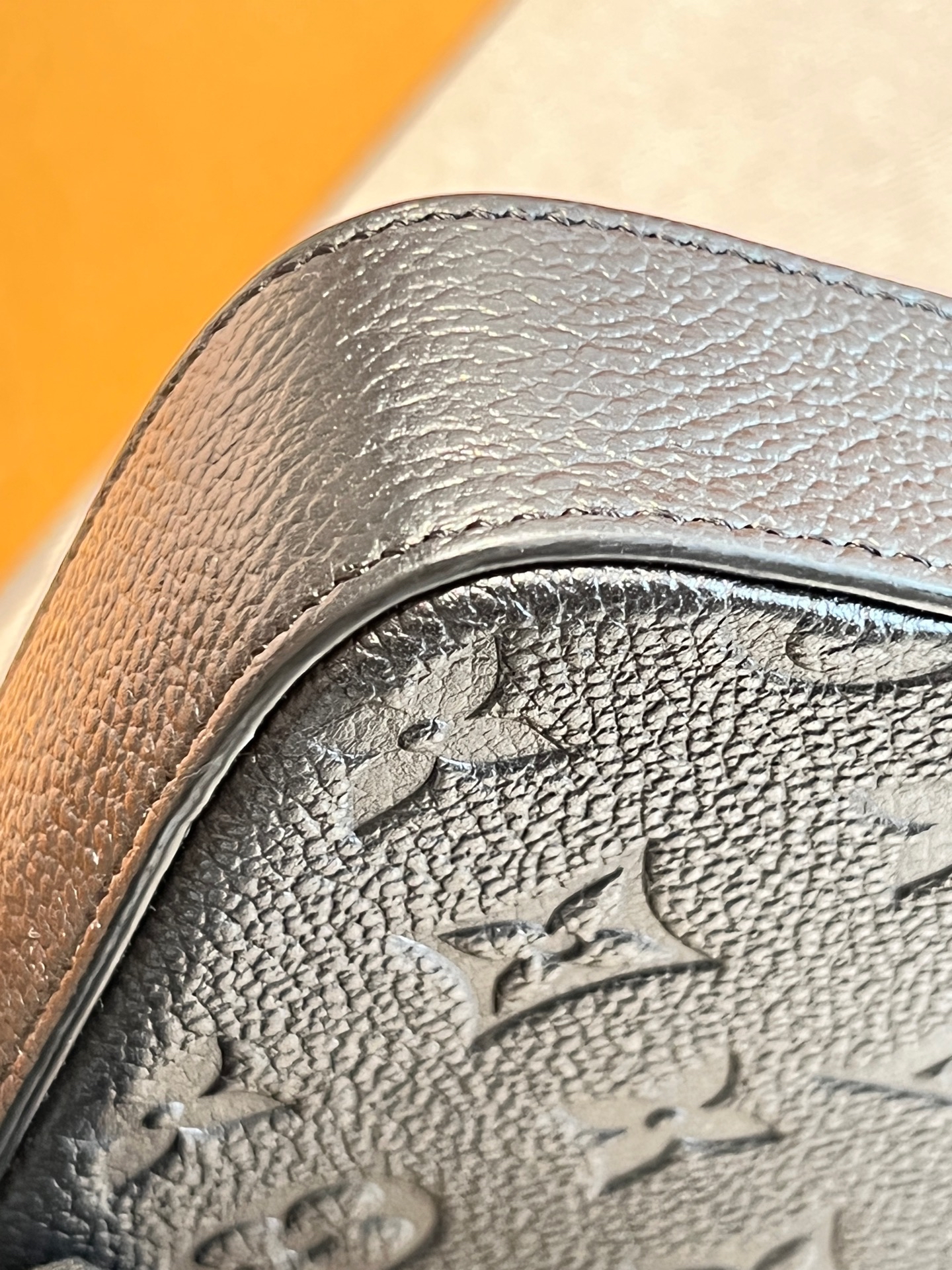 【預訂貨品】LV黑色全皮印花三合一 