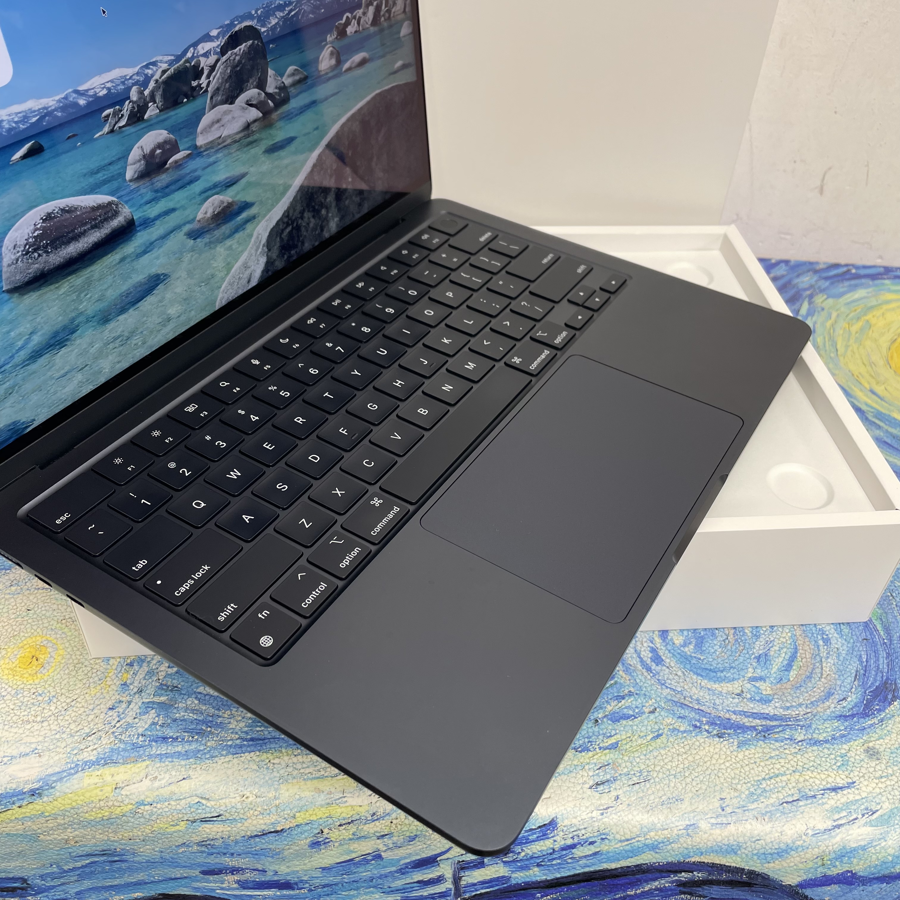 #5822 Apple MacBook Air M2 CPU 8GB Ram 512GB SSD