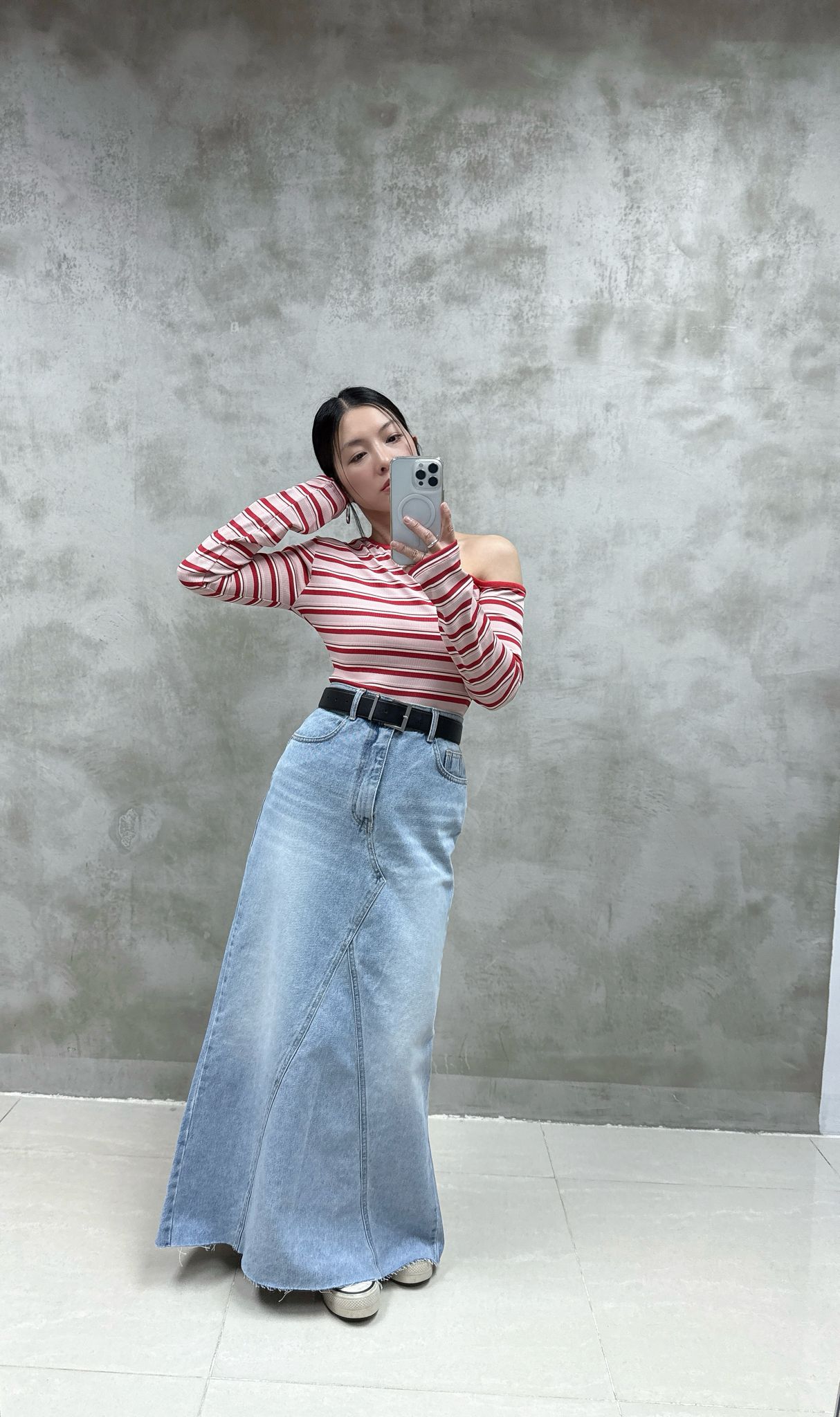 A01 單邊露膊橫間Top