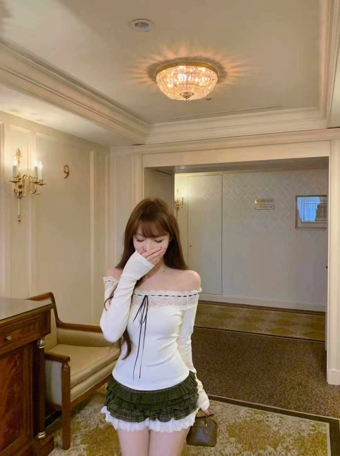 4382 一字肩长袖上衣