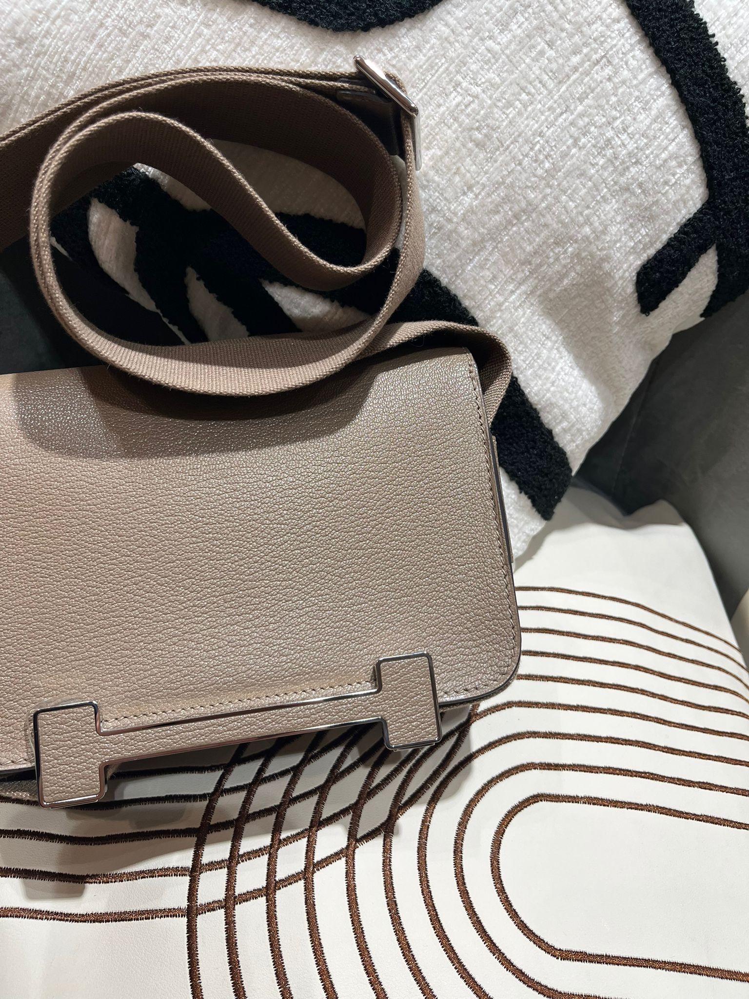 Hermes Geta Stamp B Etoupe 大象灰銀扣 100%Authentic, 98%New ✅Dust bag ✅Box