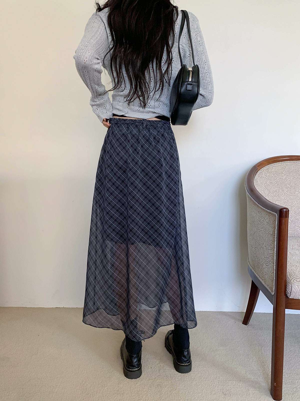 ♡ 斜 格 半 透 長 裙 。