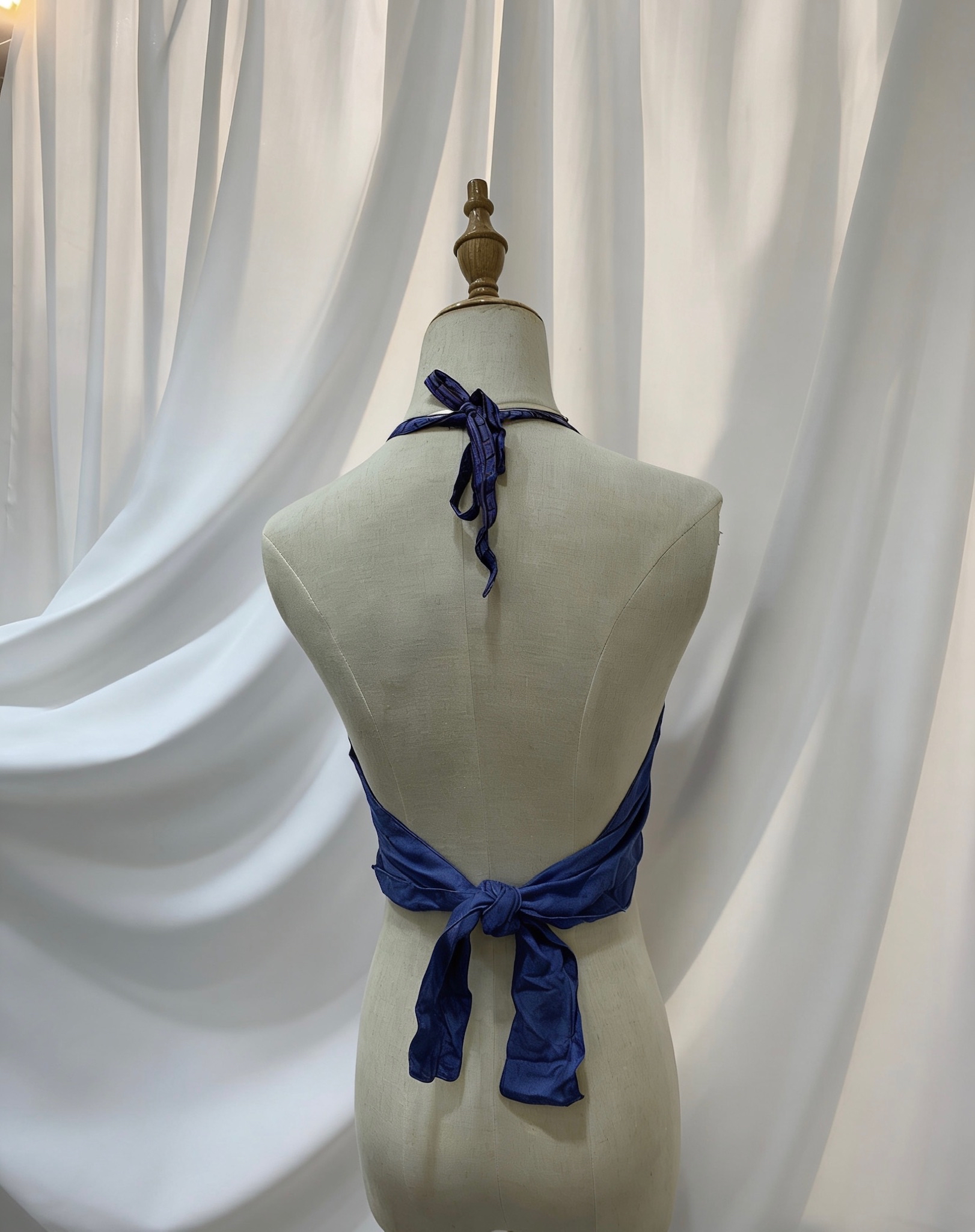 復古印花露背掛脖上衣