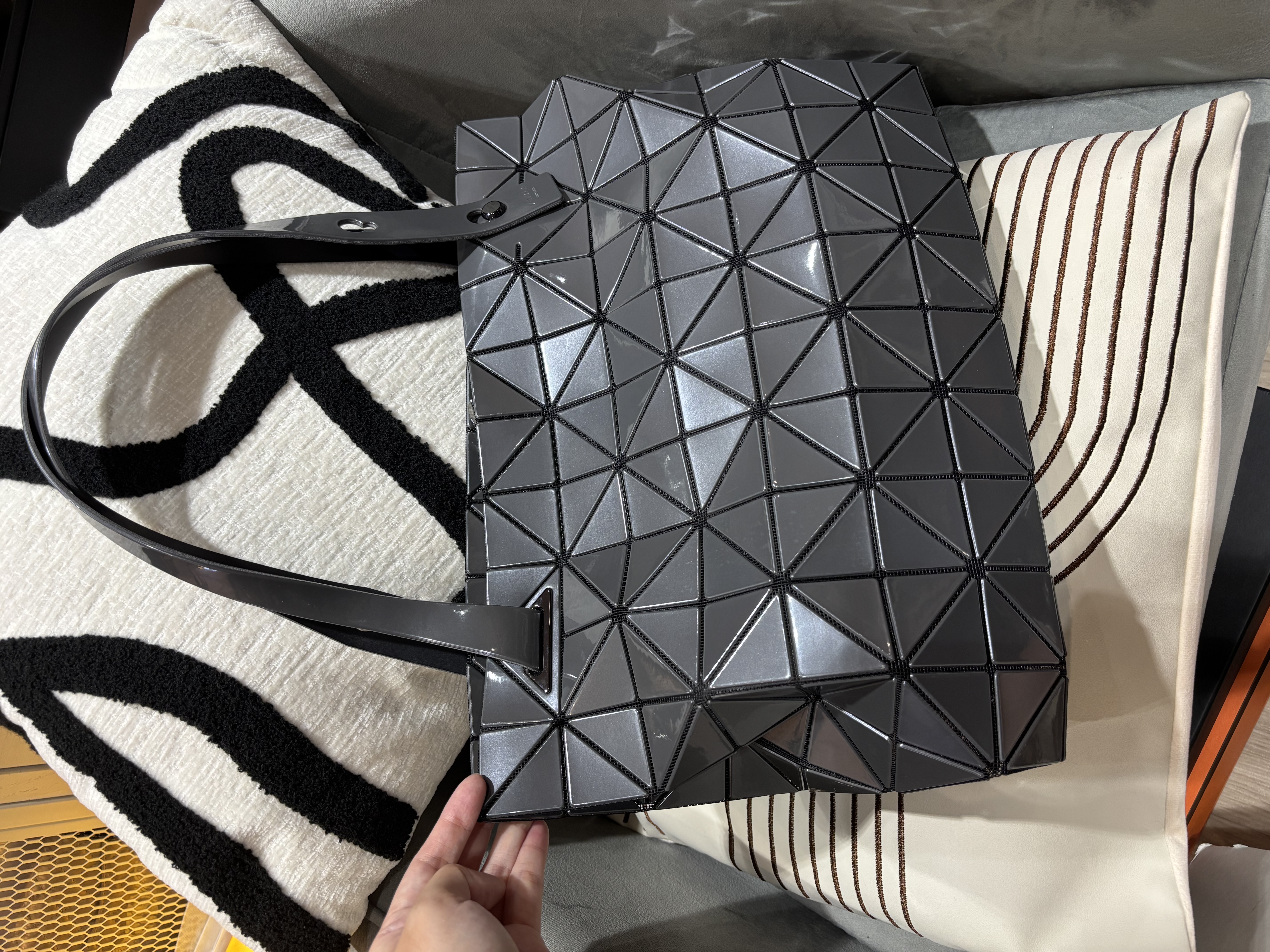 Issey Miyake bao bao zip Boston bag 100%Authentic,98%new✅dust bag  