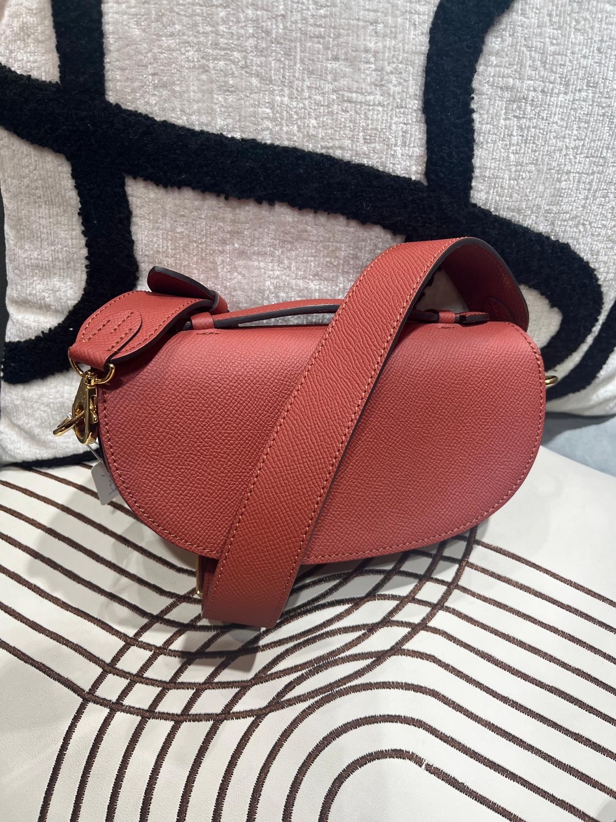 MOYNAT Flori  小牛皮手提兩用馬鞍包.紅棕,100%Authentic, 98%New