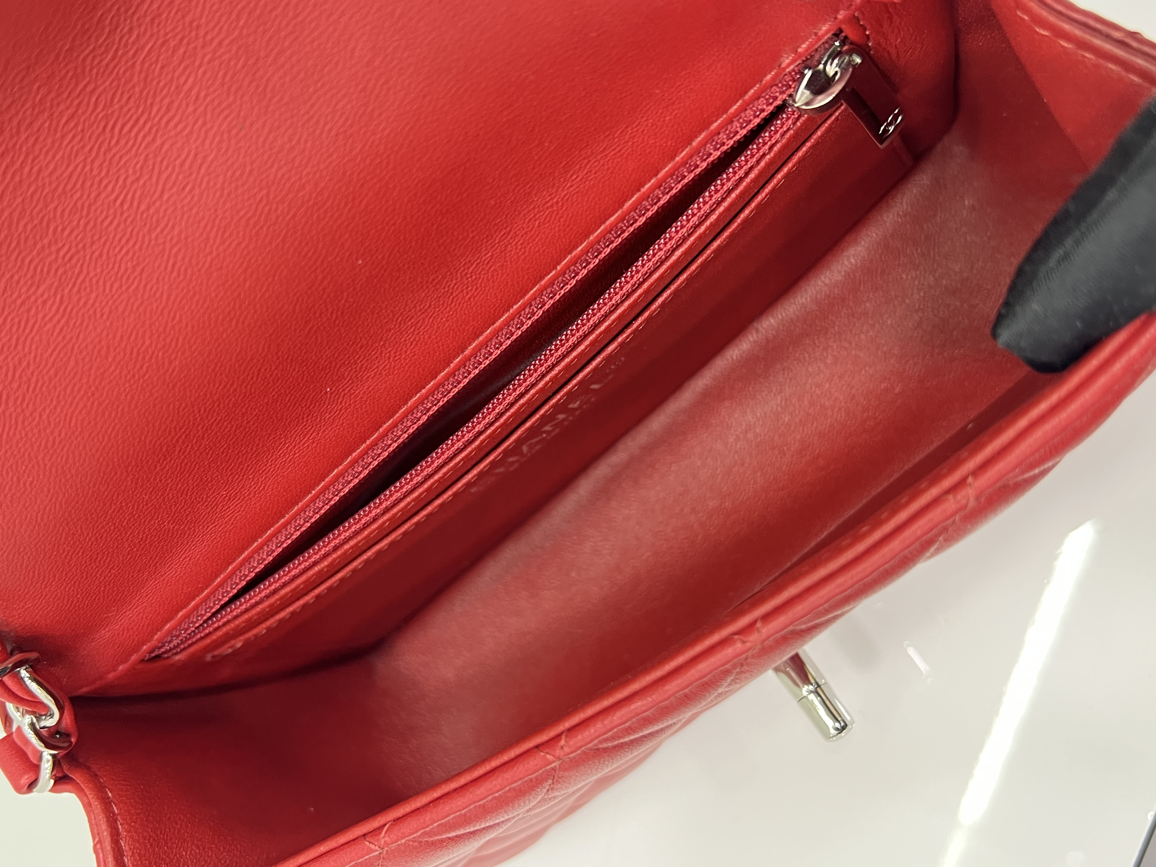 直播貨品 |  [1個-$100 2個-$300］ EE97