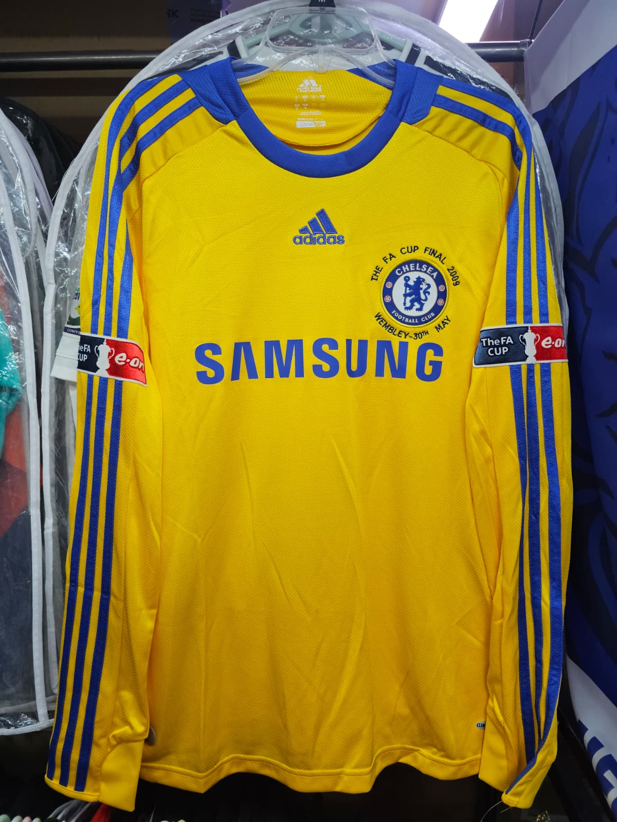 2008-09 Chelsea 3RD Shirt #5 ESSIEN - BNWT - (M)
