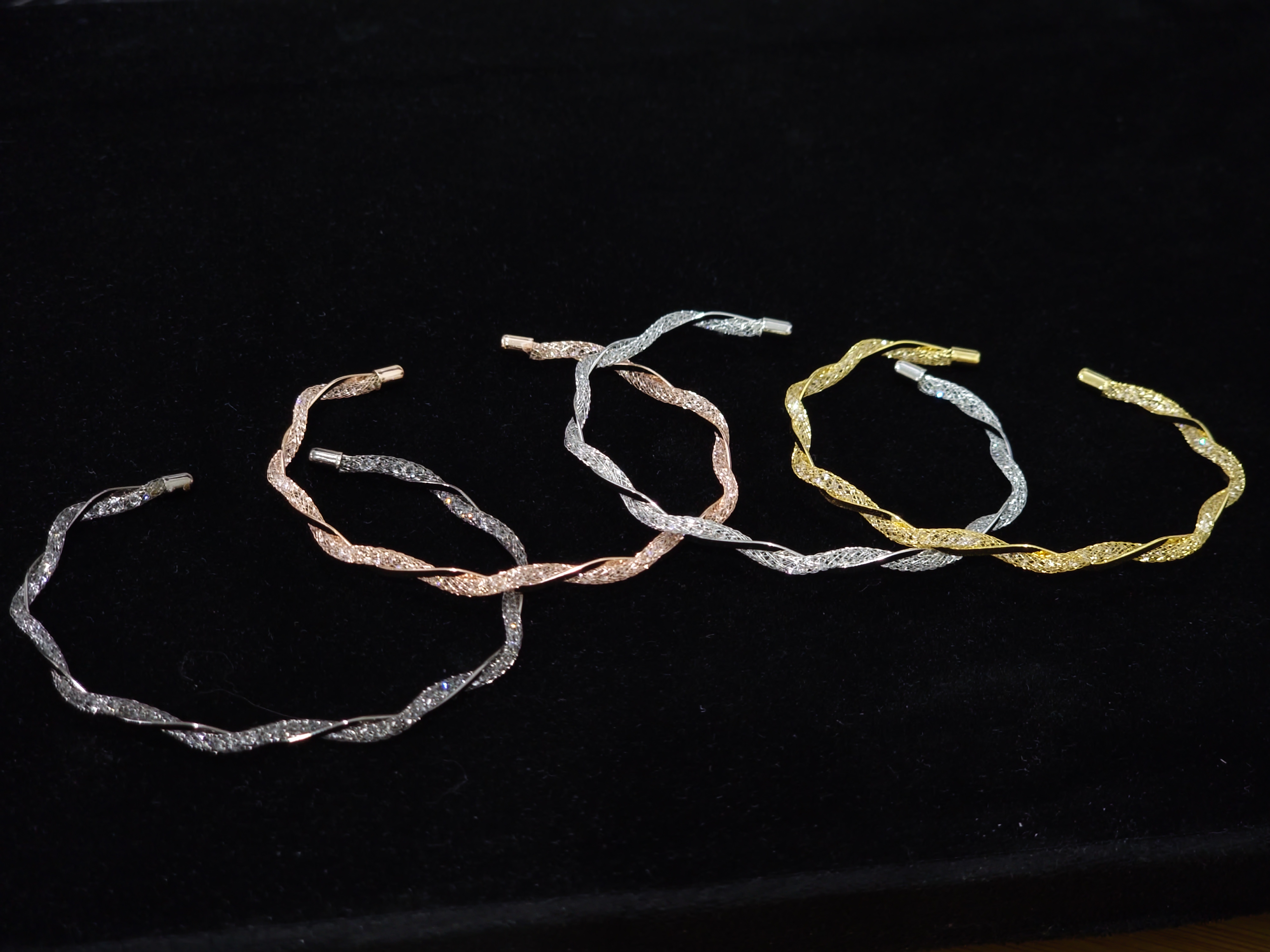 Twist Shine Bracelet