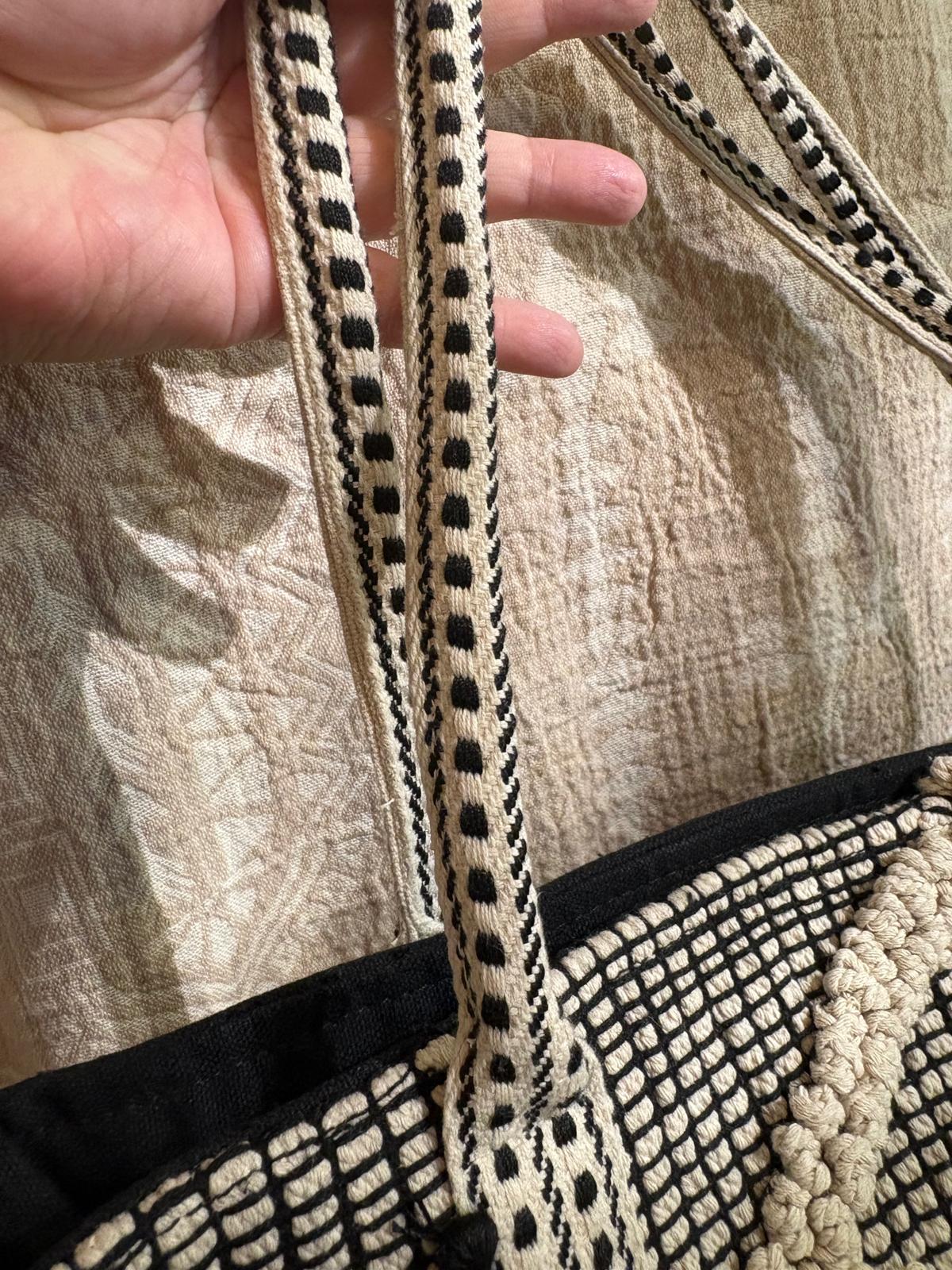 印度製造 - 黑白色格仔紋蘇蘇刺繡袋