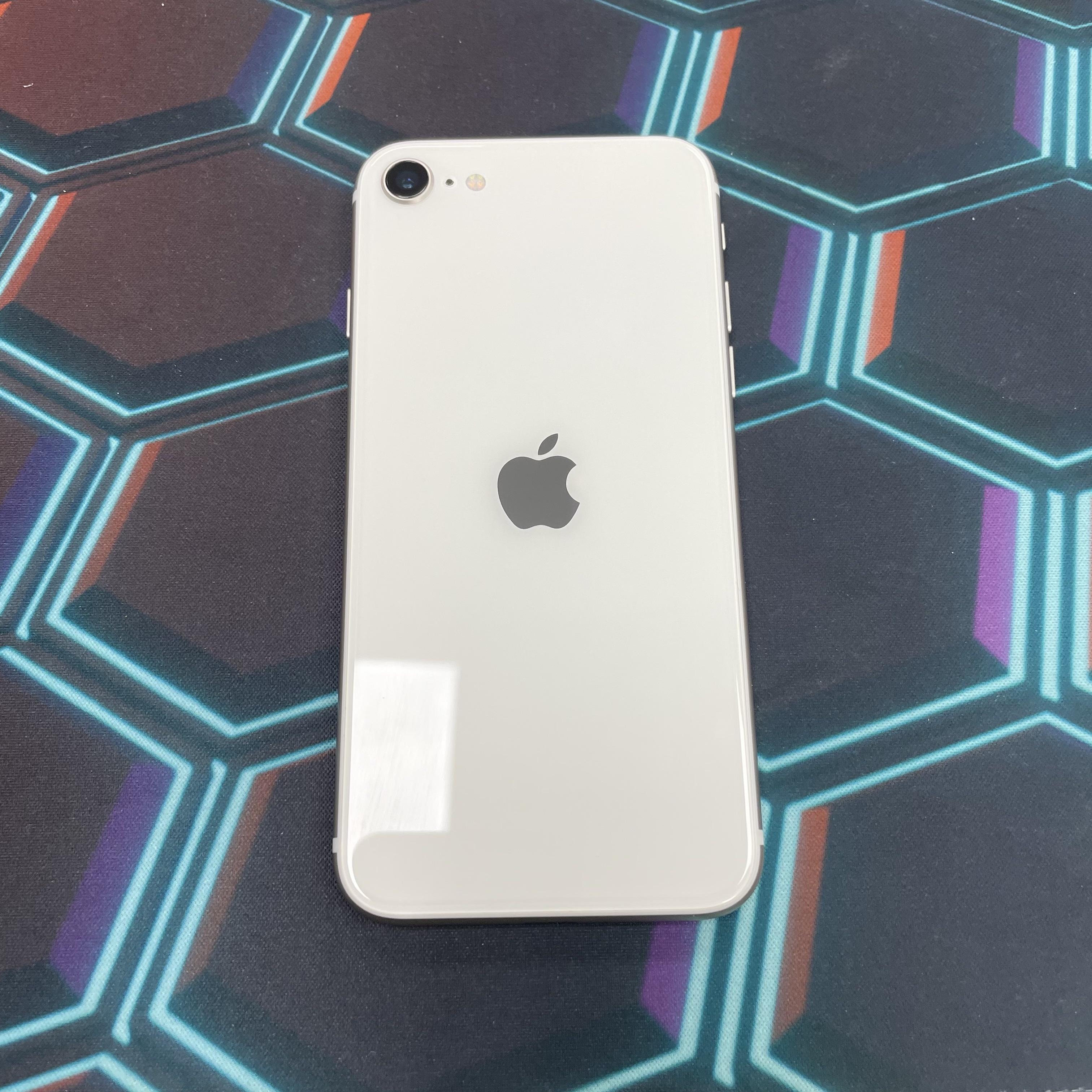*6728 SE3 完美機 128GB 電100 白色 white