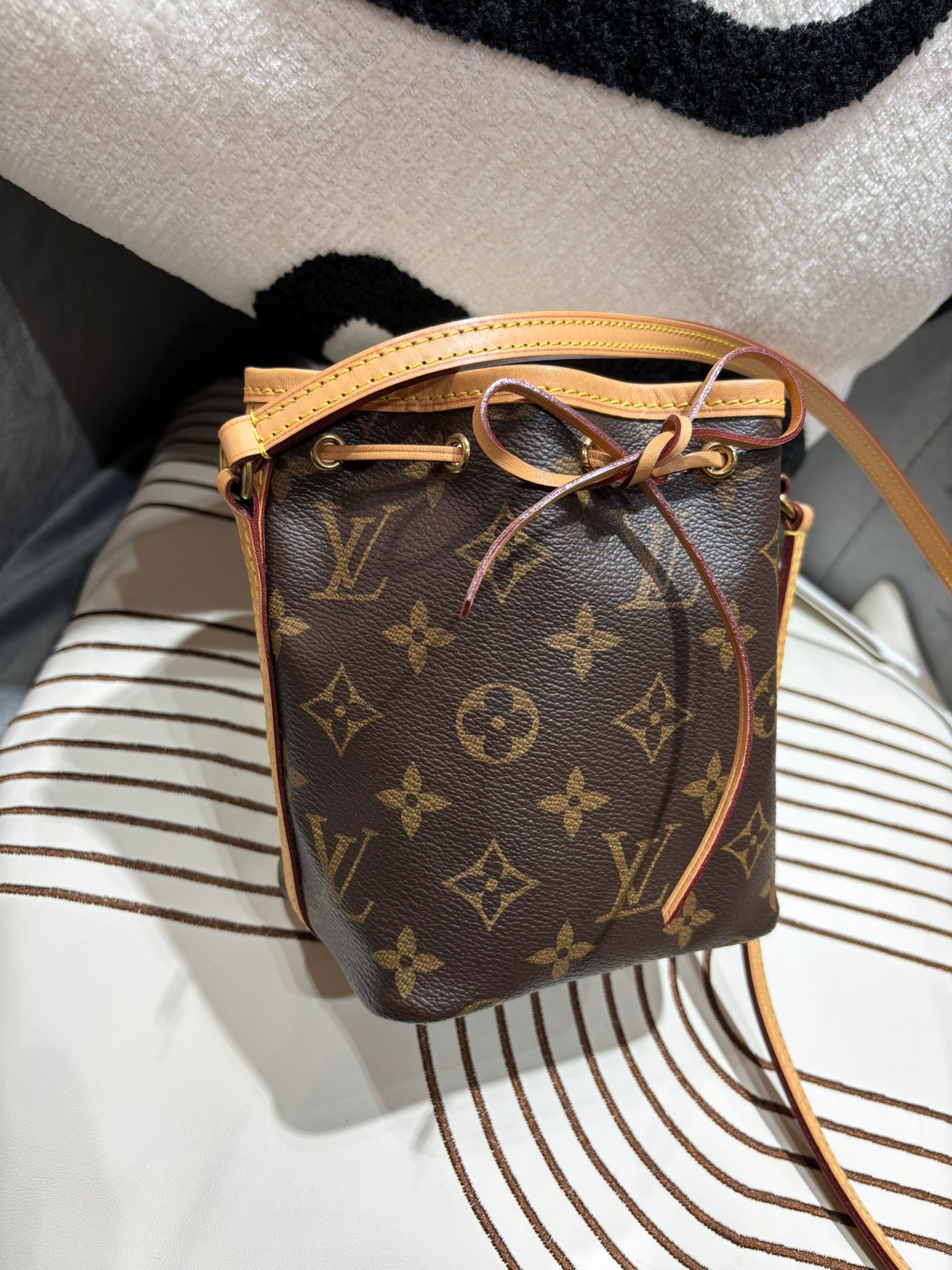 Lv NANO NOE monogram bucket Shoulder Bag M41346 100%Authentic ,98%new ✅dust bag 