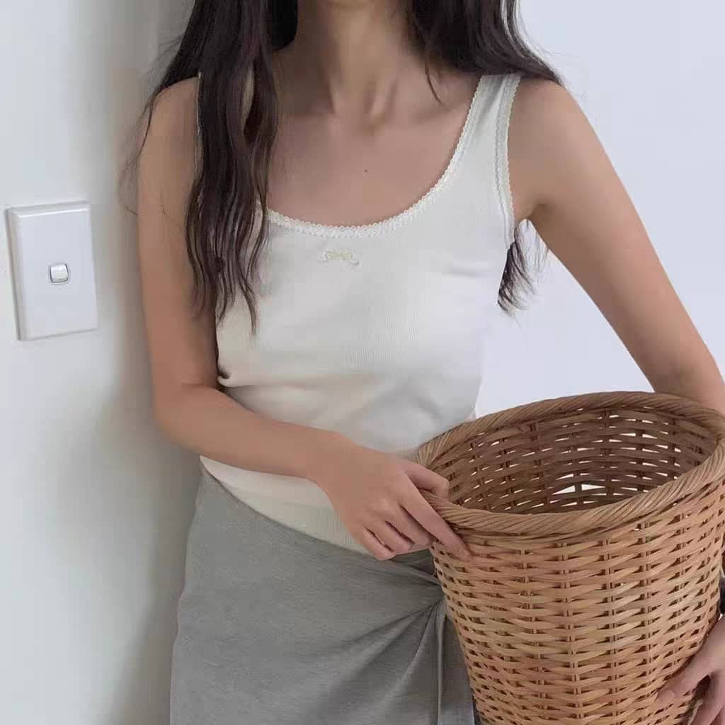 Cotton Slim-Fit Tank Top with Bow Embroidery ‖ 棉质蝴蝶结刺绣修身背心KR01439