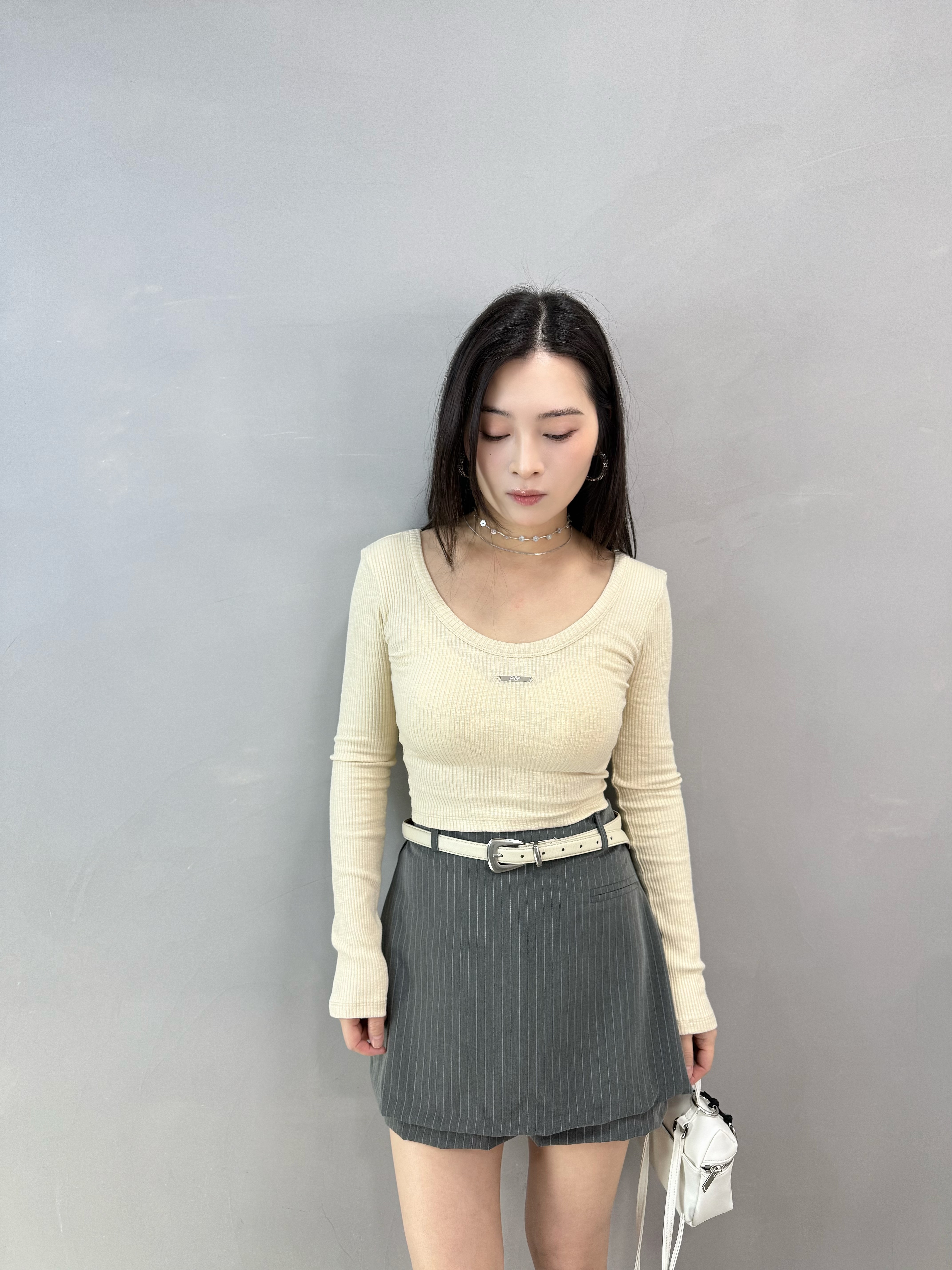 H67 銀扣U領短Tee