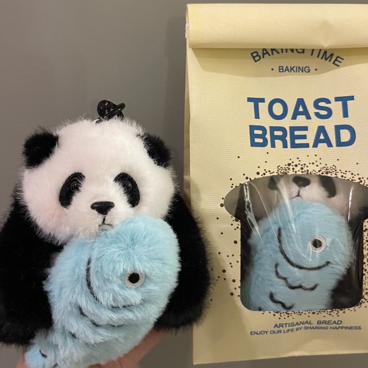 熊貓守護者與它的泡泡魚掛件