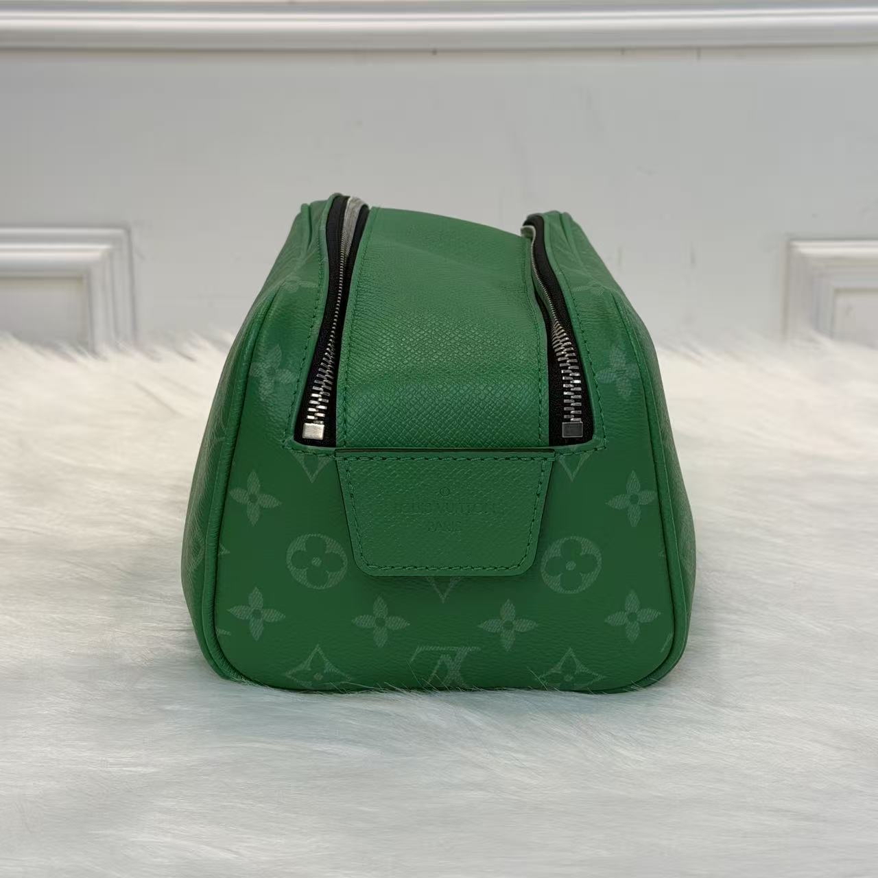 LOUIS VUITTON Dopp Kit 老花滿印拉鍊開合 帆布拼皮革 收納包洗漱包 男款 