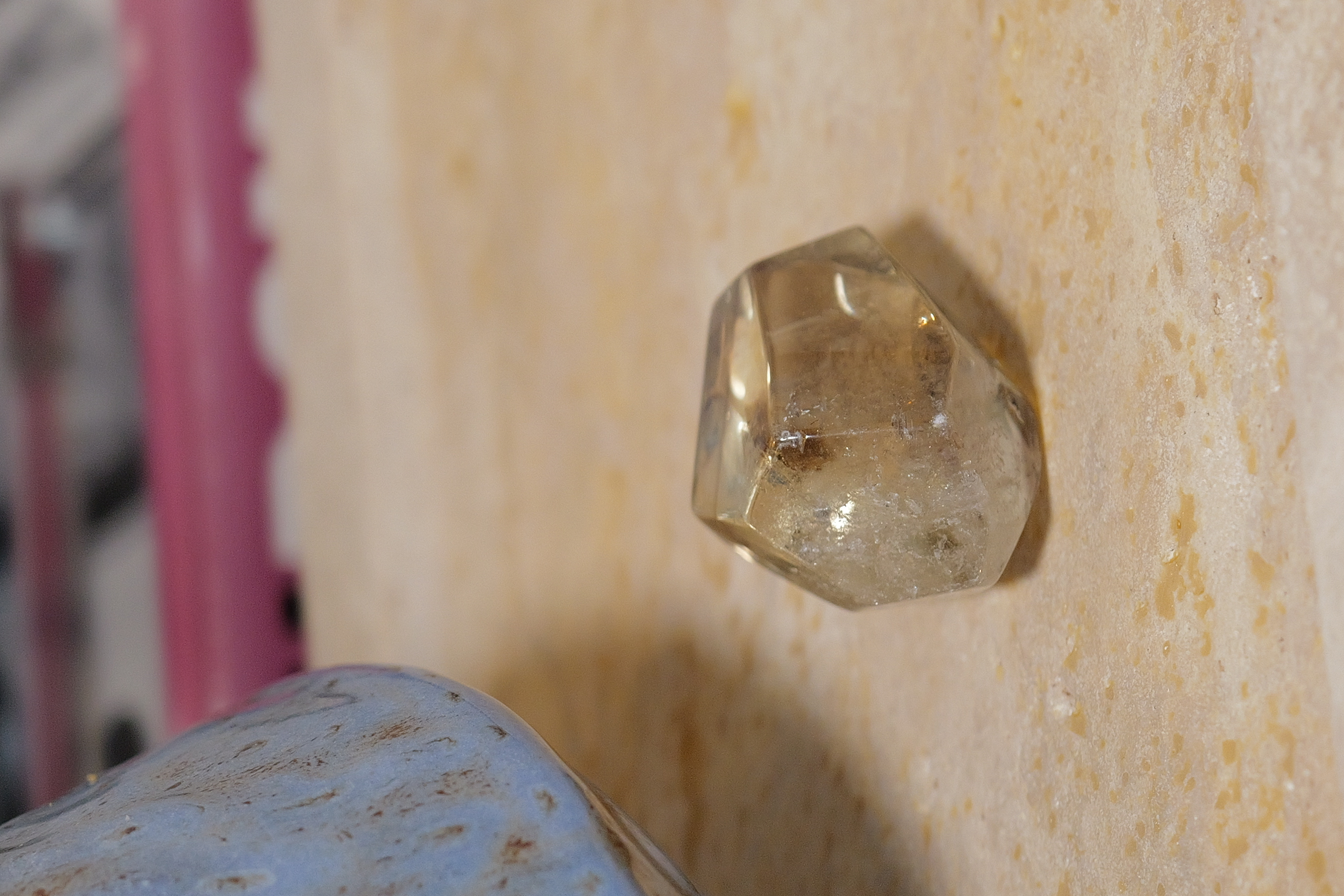  ༒ 4.2cm淡黃晶粒༒ CI*1075HJ8GA5-RA1*2TJ